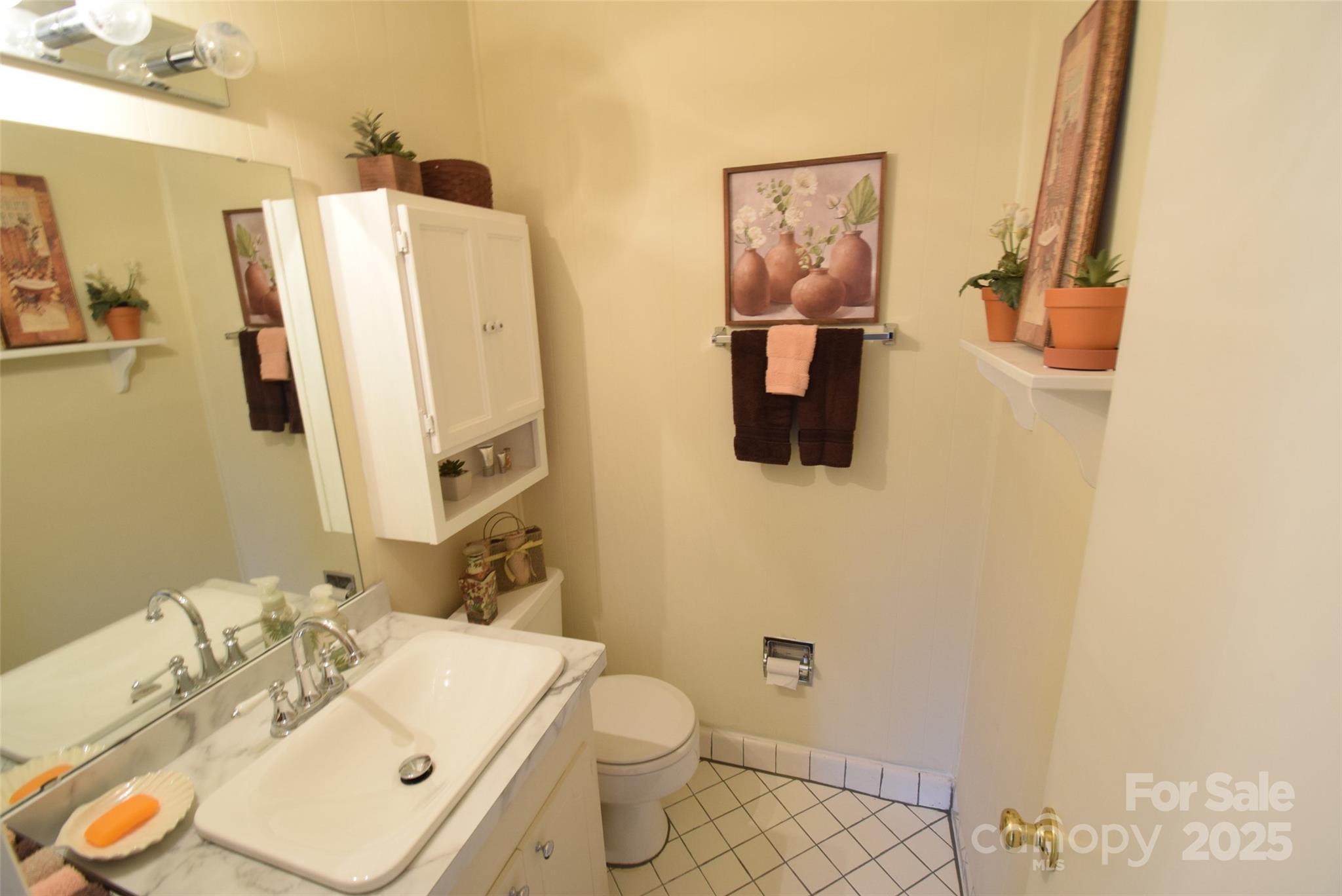 623 S New Hope Road 13 Property Photo 30