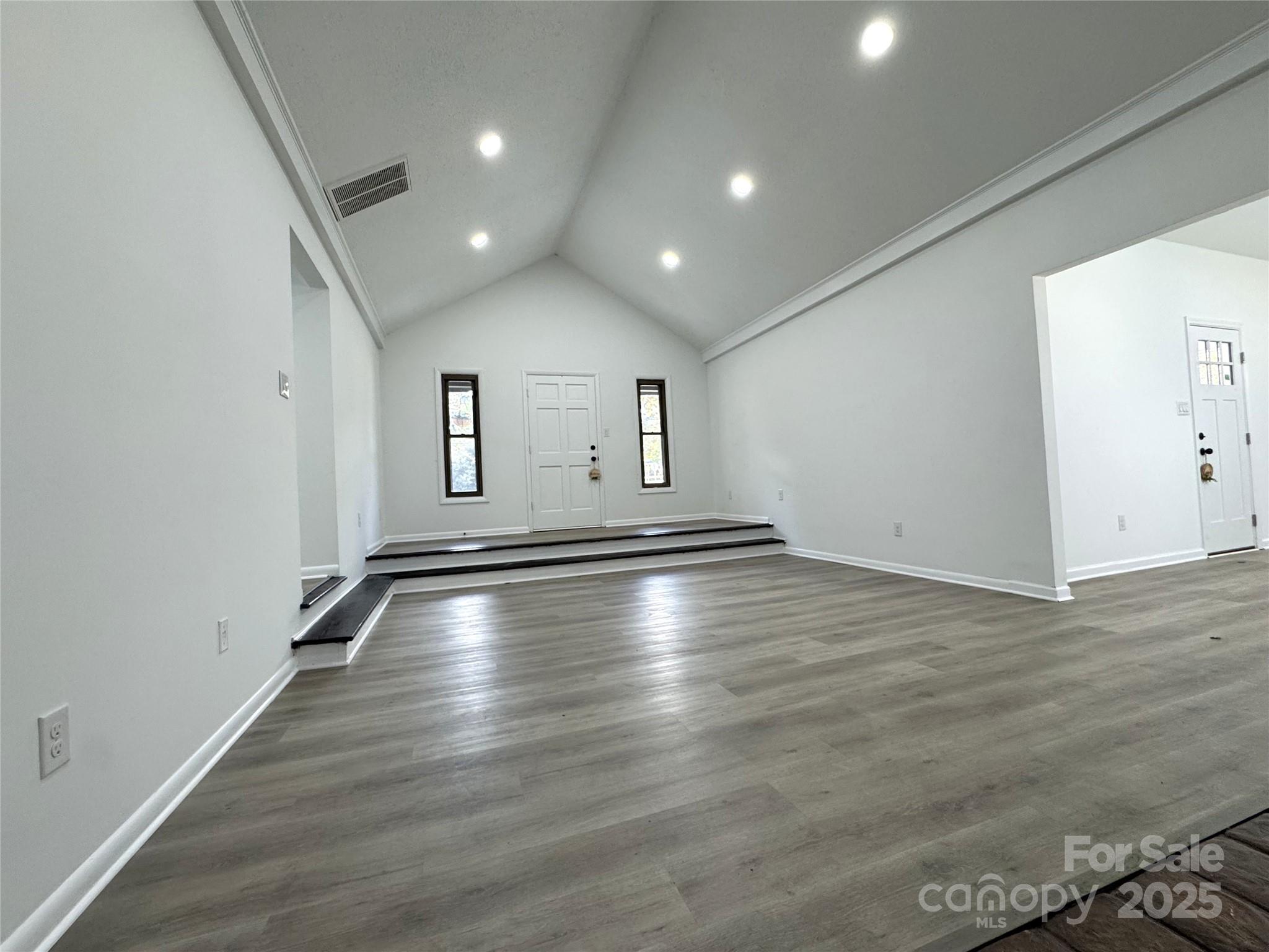 425 Acorn Oaks Drive Property Photo 12