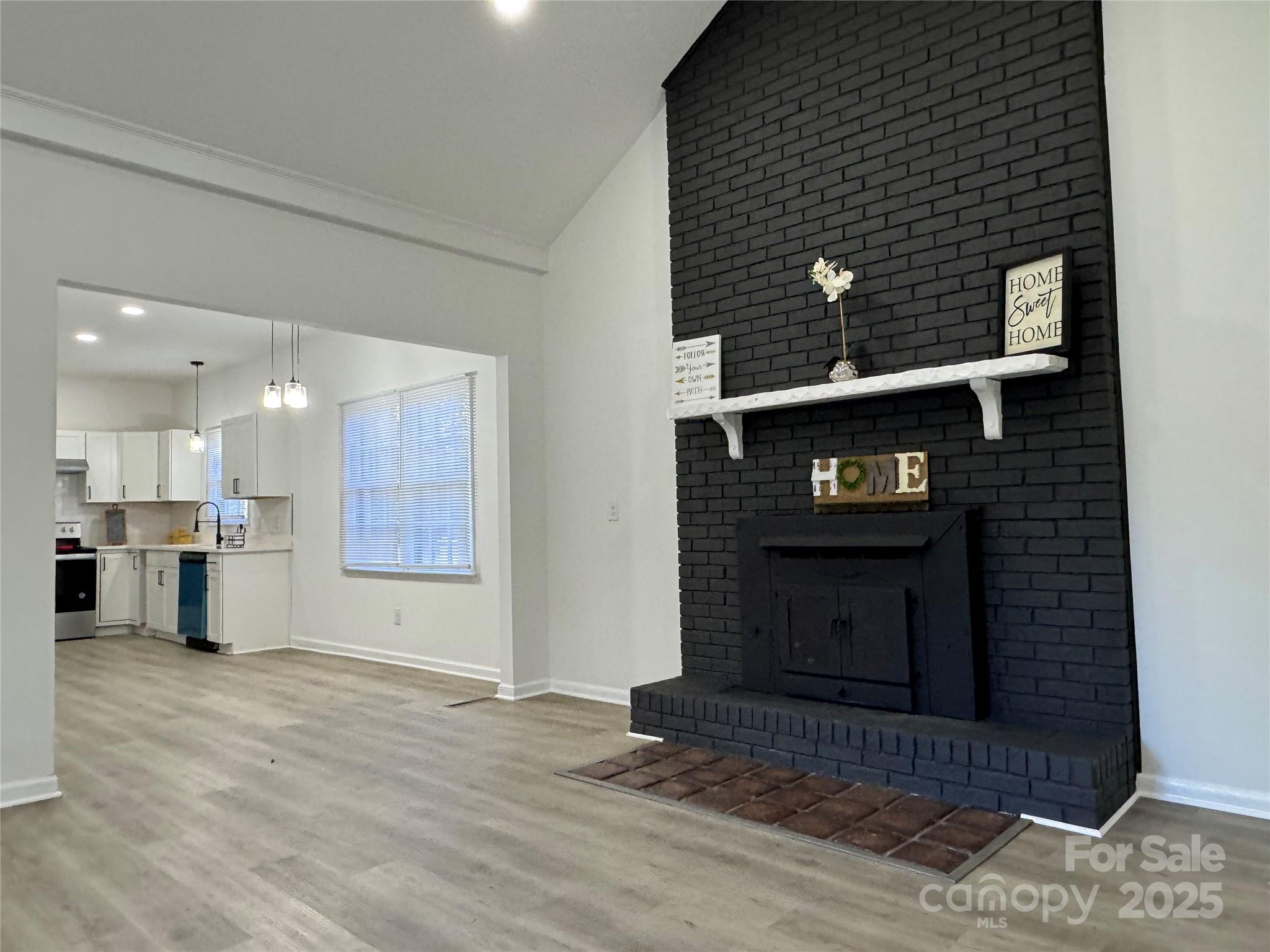425 Acorn Oaks Drive Property Photo 13
