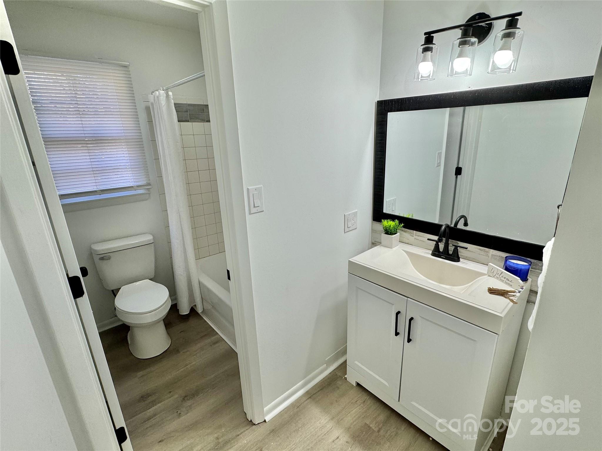 425 Acorn Oaks Drive Property Photo 15
