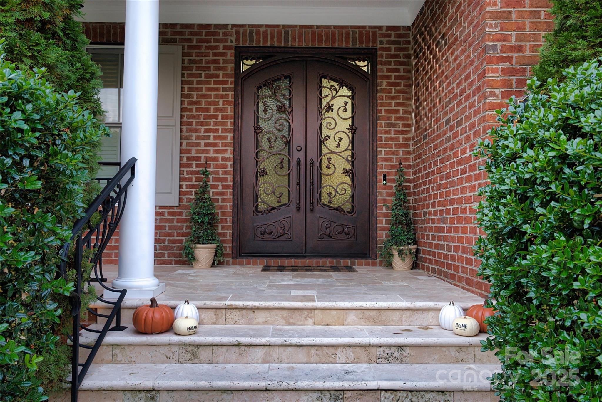 2624 Ladley Court Property Photo 2