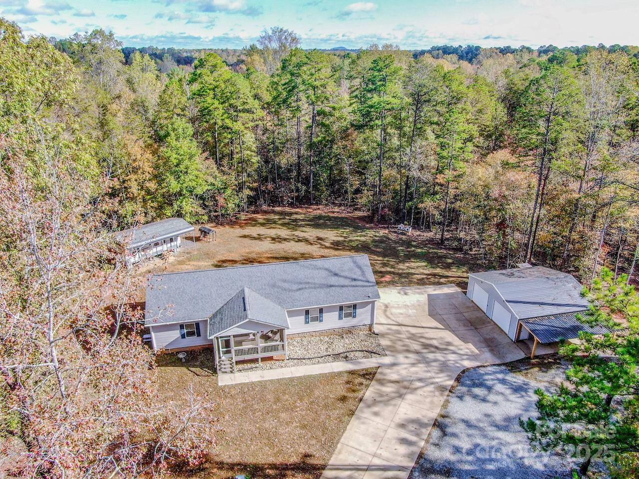 4901 Chapel Grove Road Property Photo 1