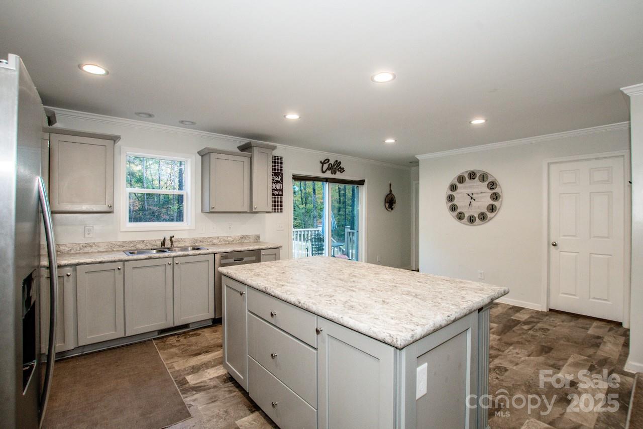 4901 Chapel Grove Road Property Photo 12