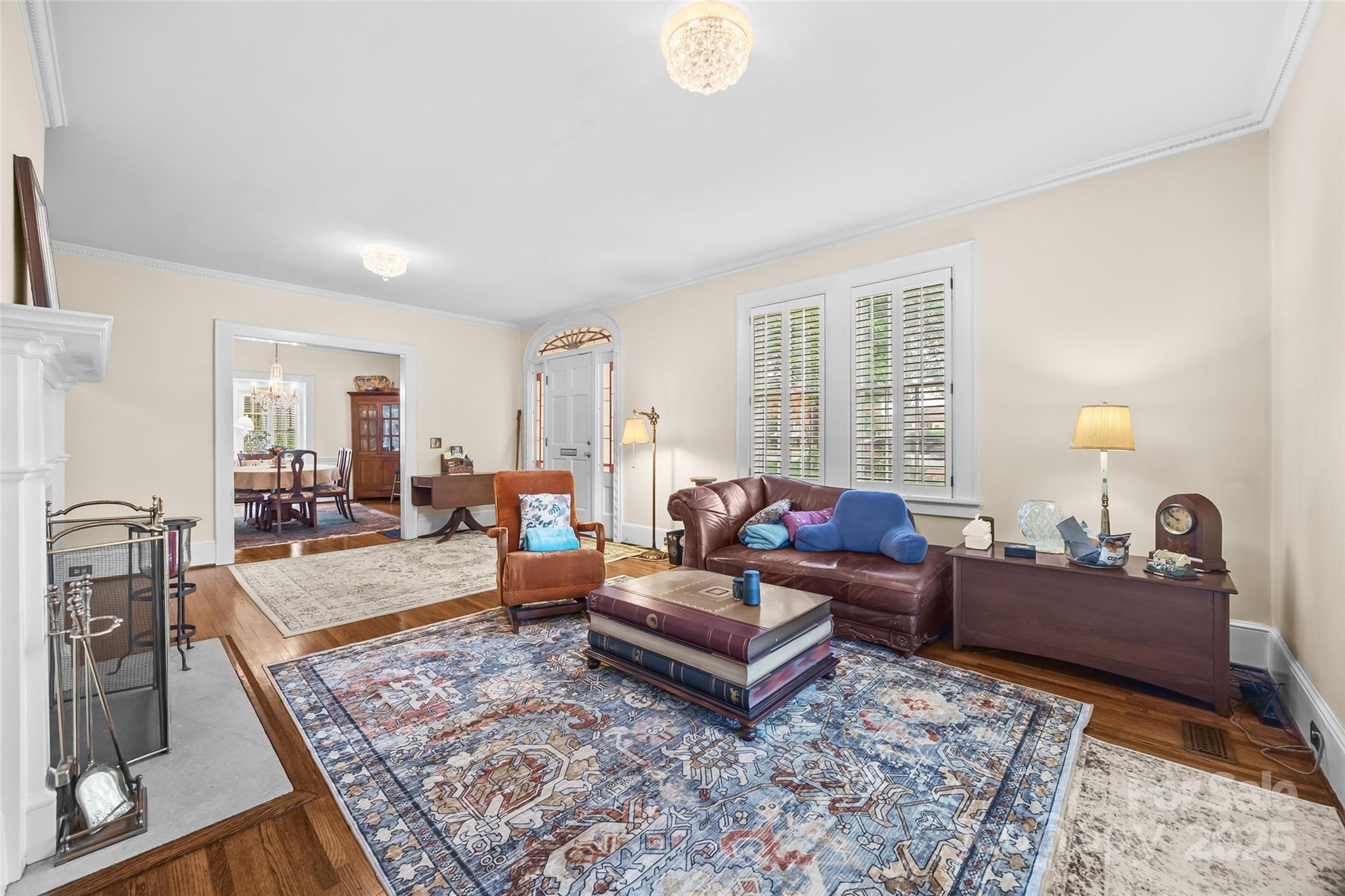 9 S Central Avenue Property Photo 5