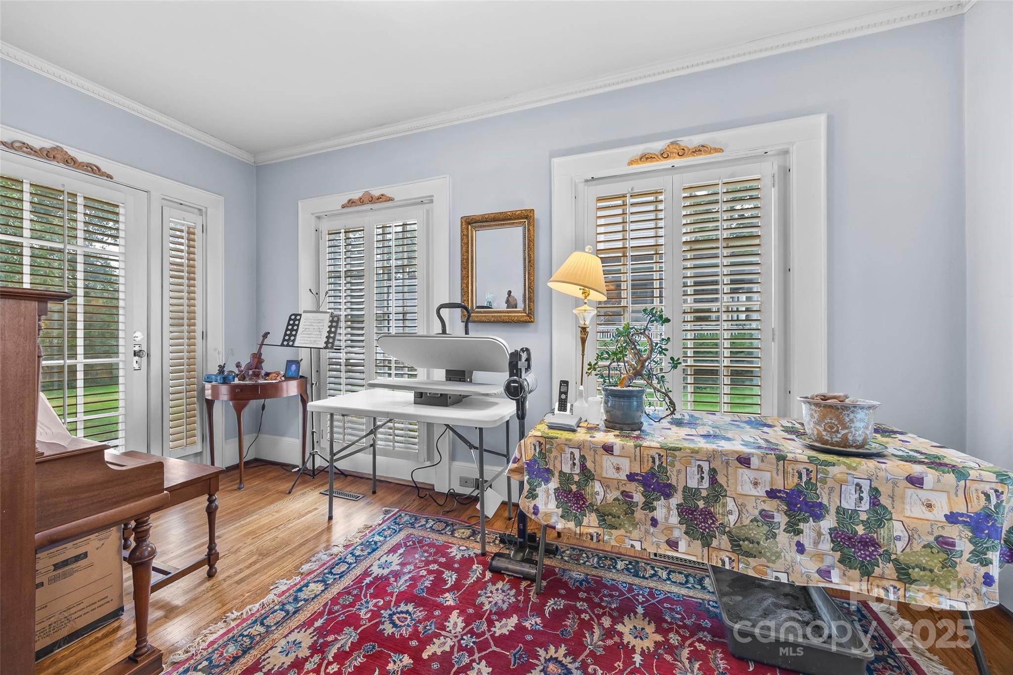 9 S Central Avenue Property Photo 9