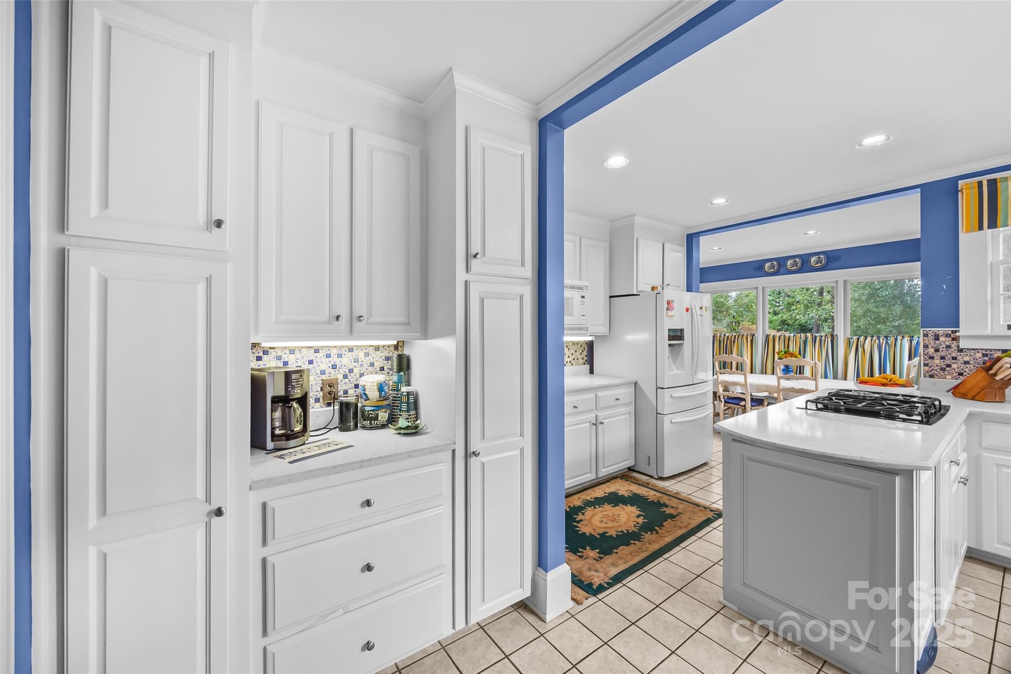 9 S Central Avenue Property Photo 10