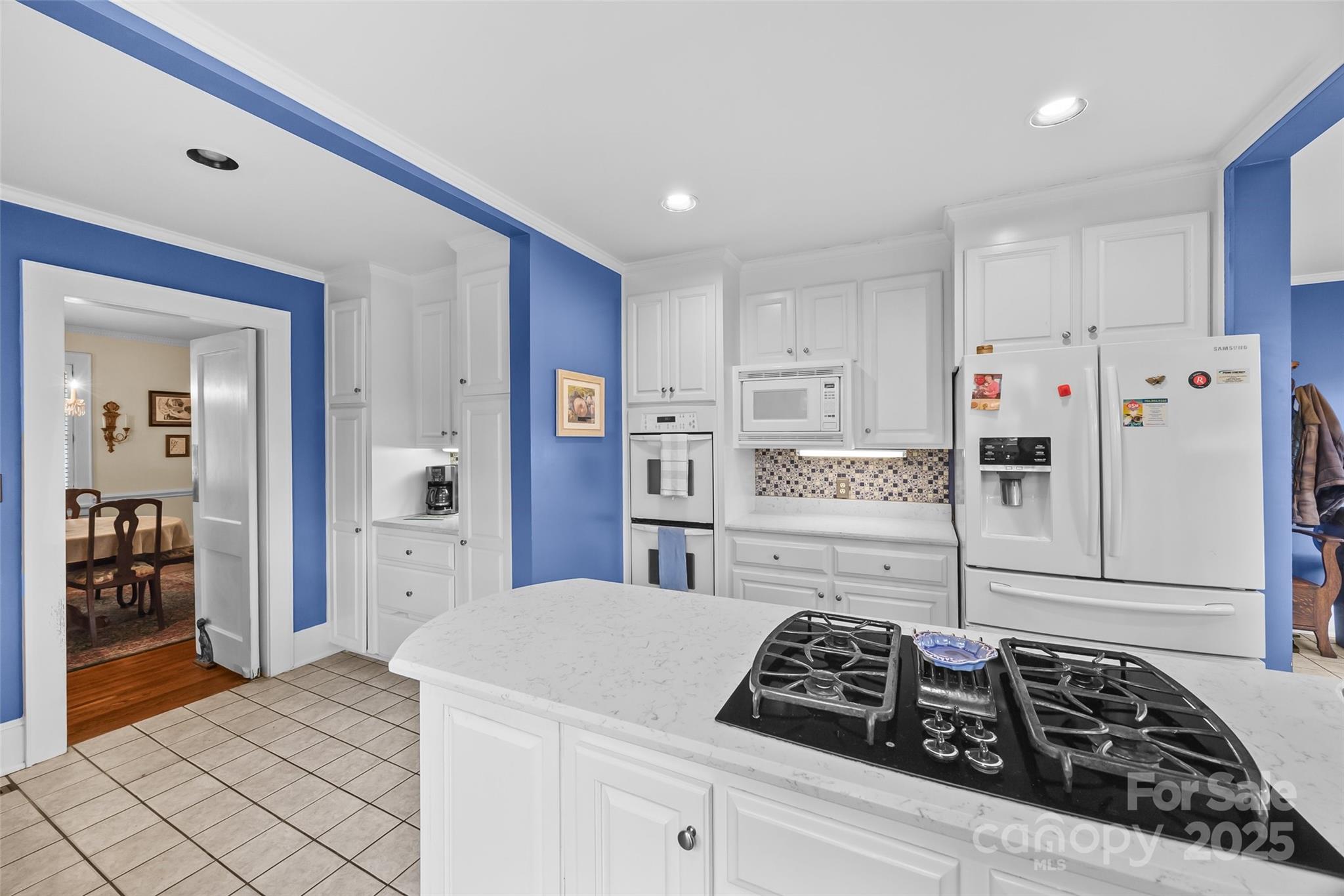 9 S Central Avenue Property Photo 12