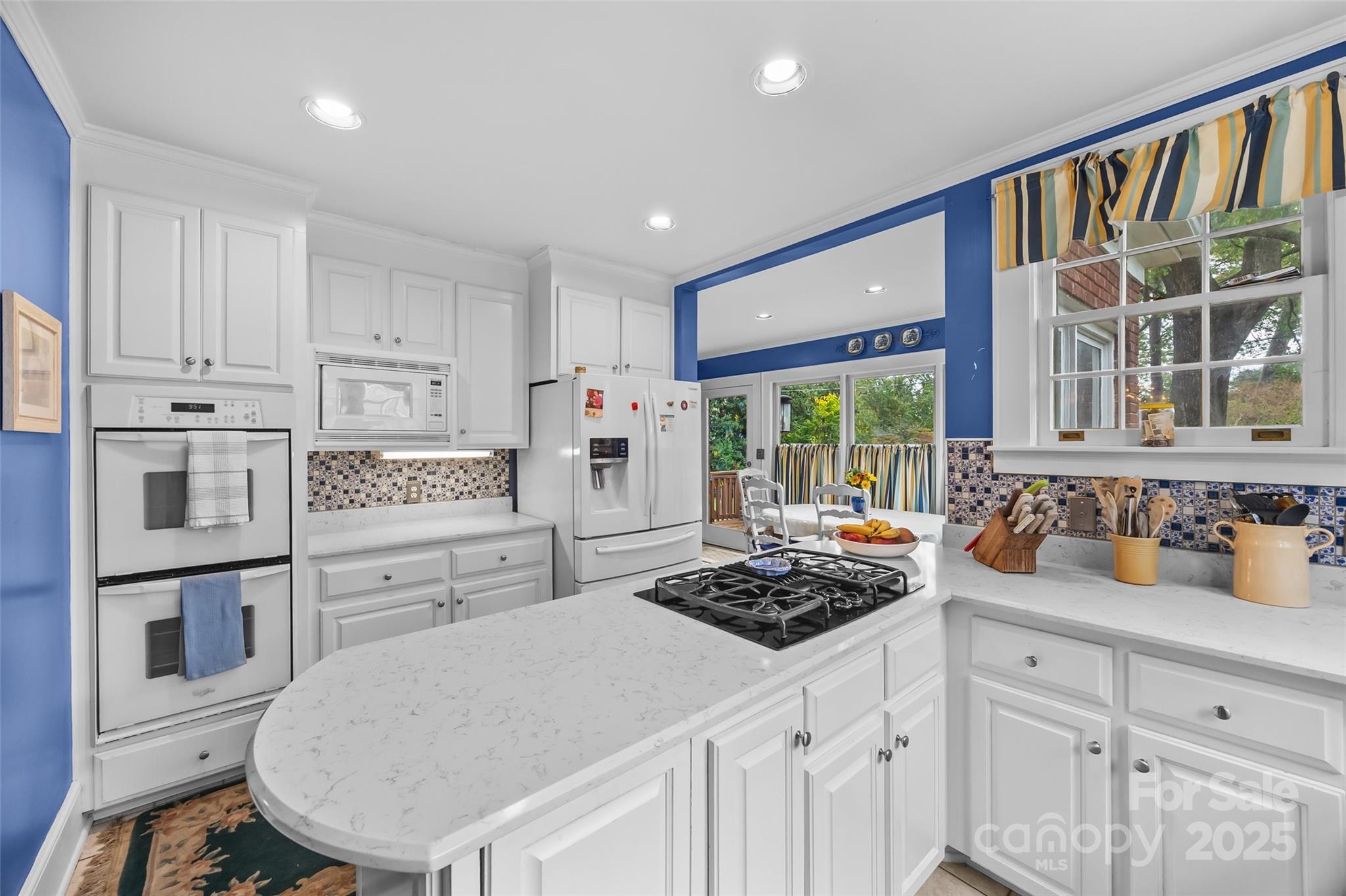 9 S Central Avenue Property Photo 13