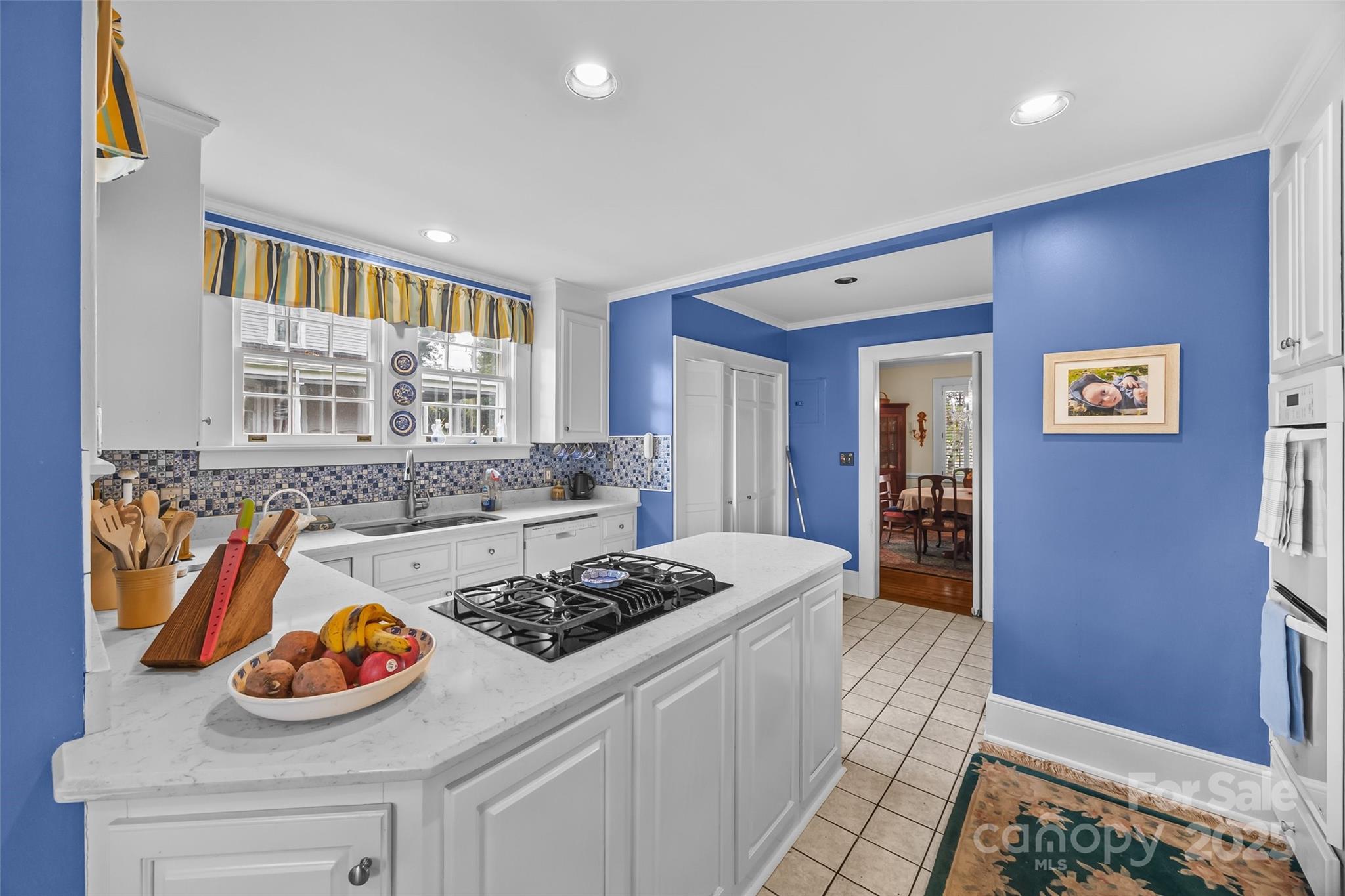 9 S Central Avenue Property Photo 14