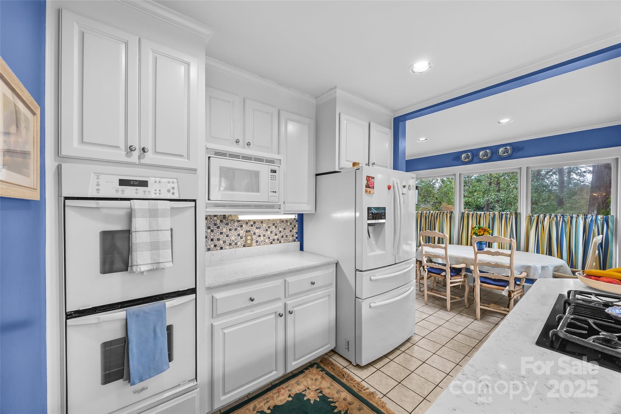 9 S Central Avenue Property Photo 15