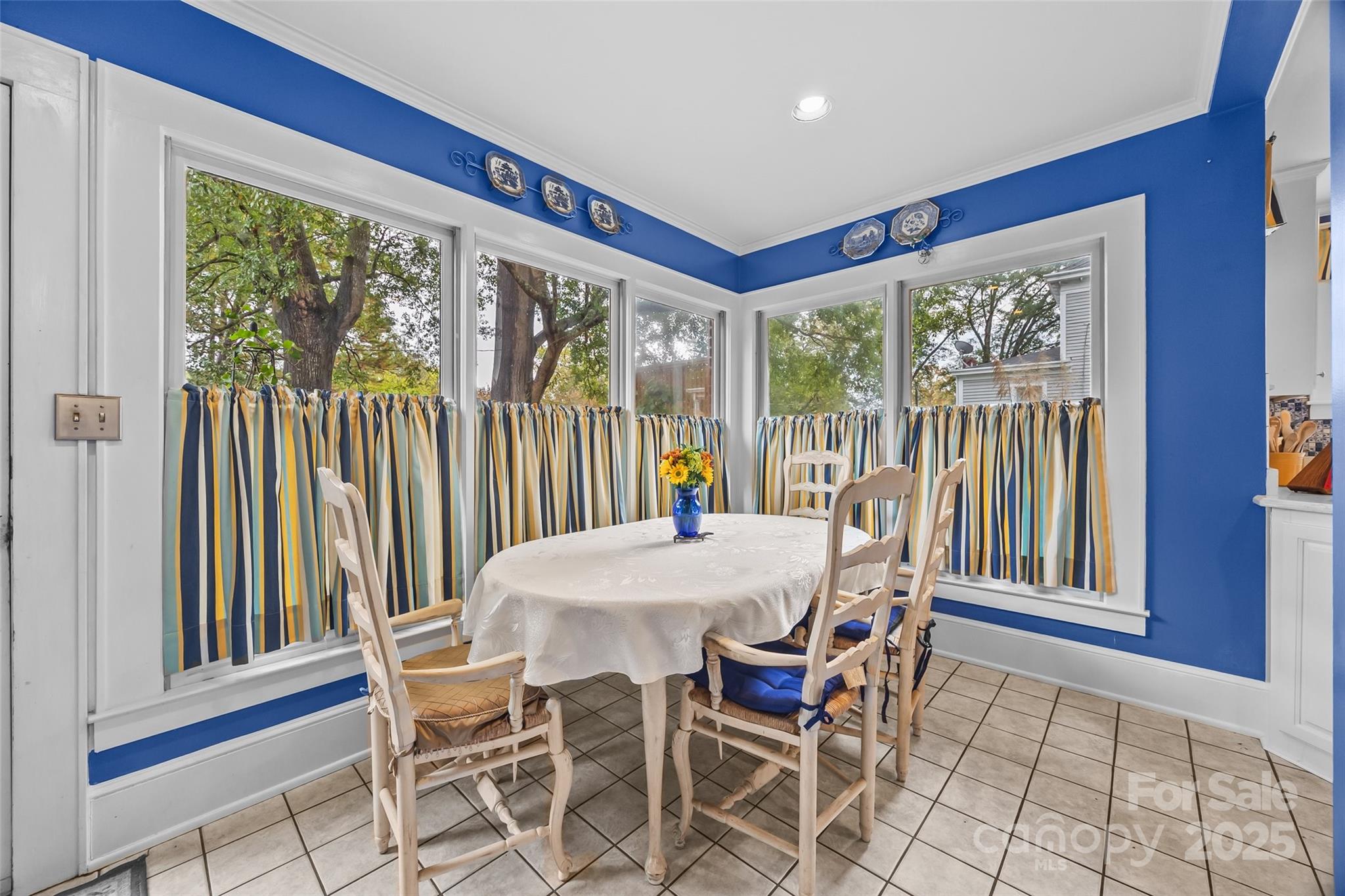 9 S Central Avenue Property Photo 17