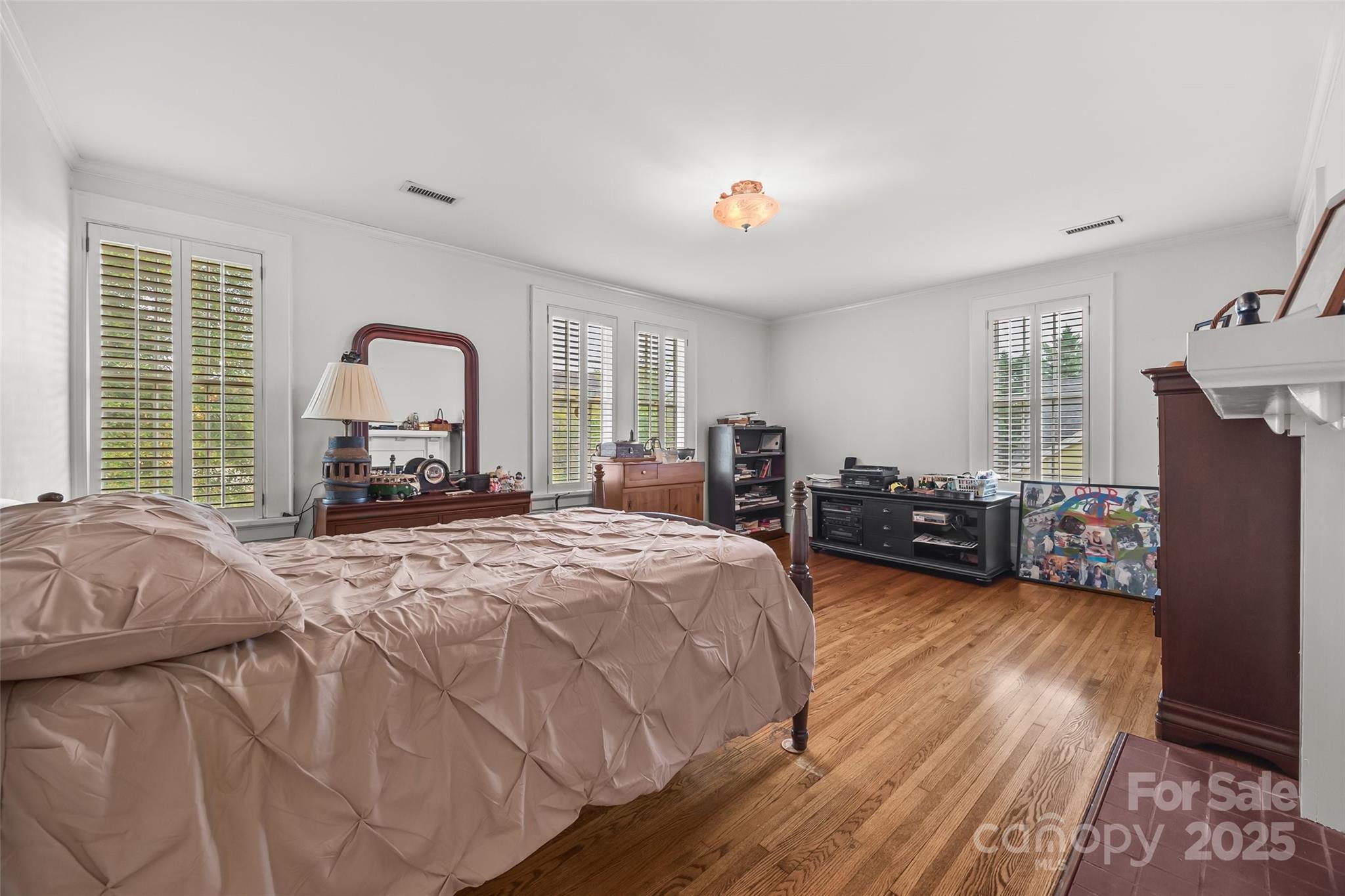 9 S Central Avenue Property Photo 23