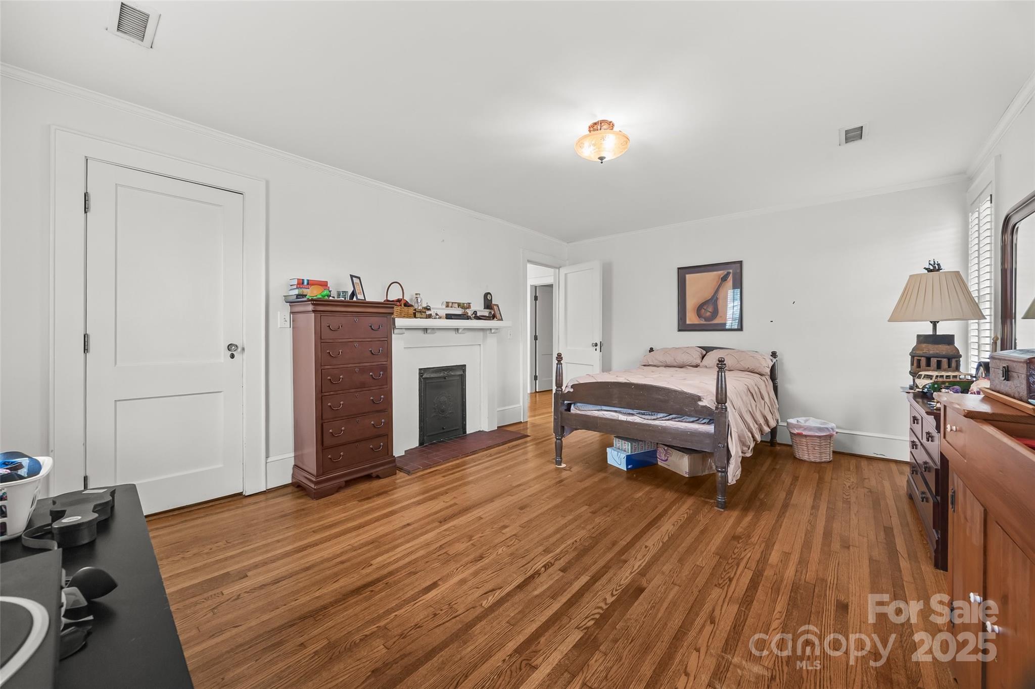 9 S Central Avenue Property Photo 24