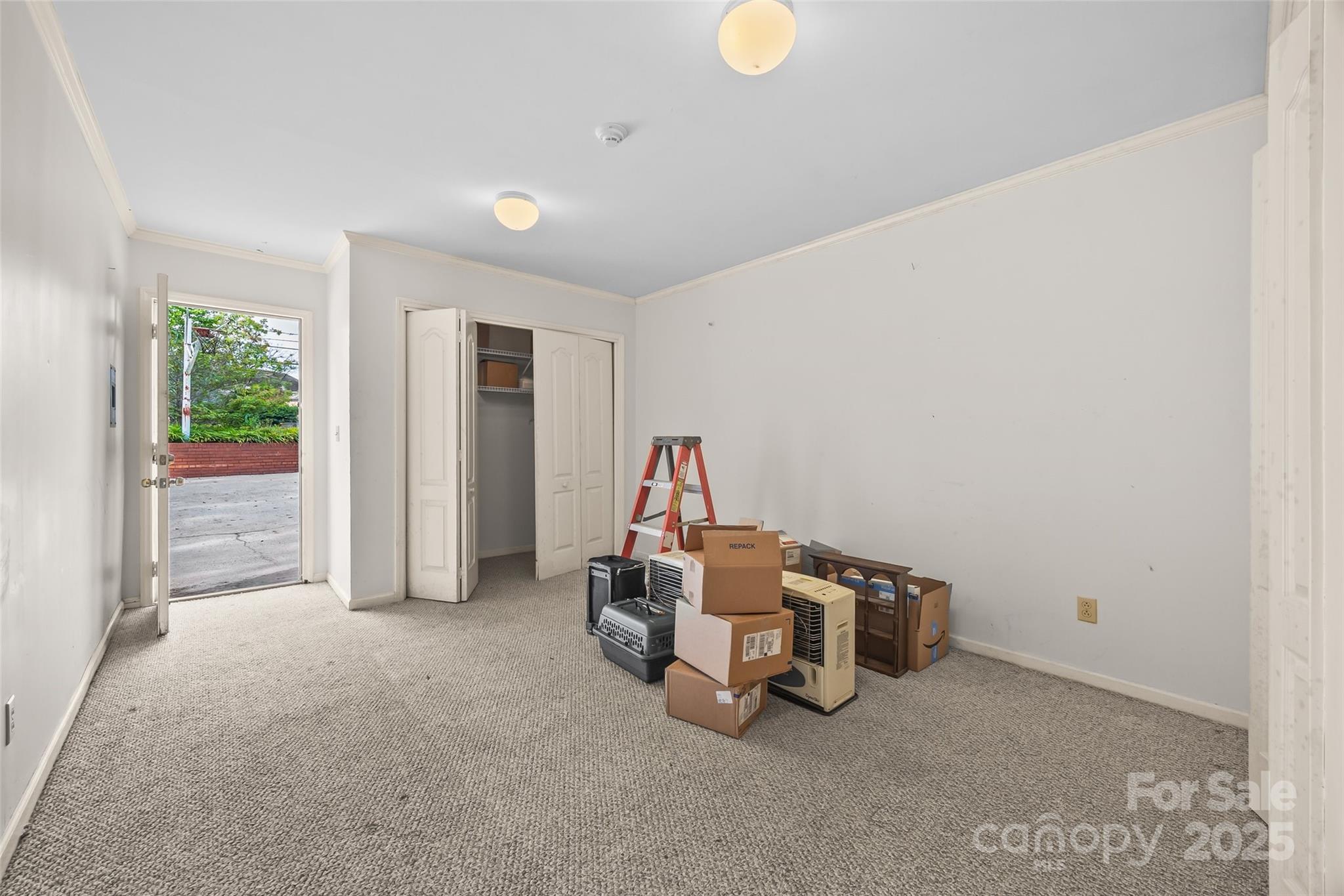 9 S Central Avenue Property Photo 35