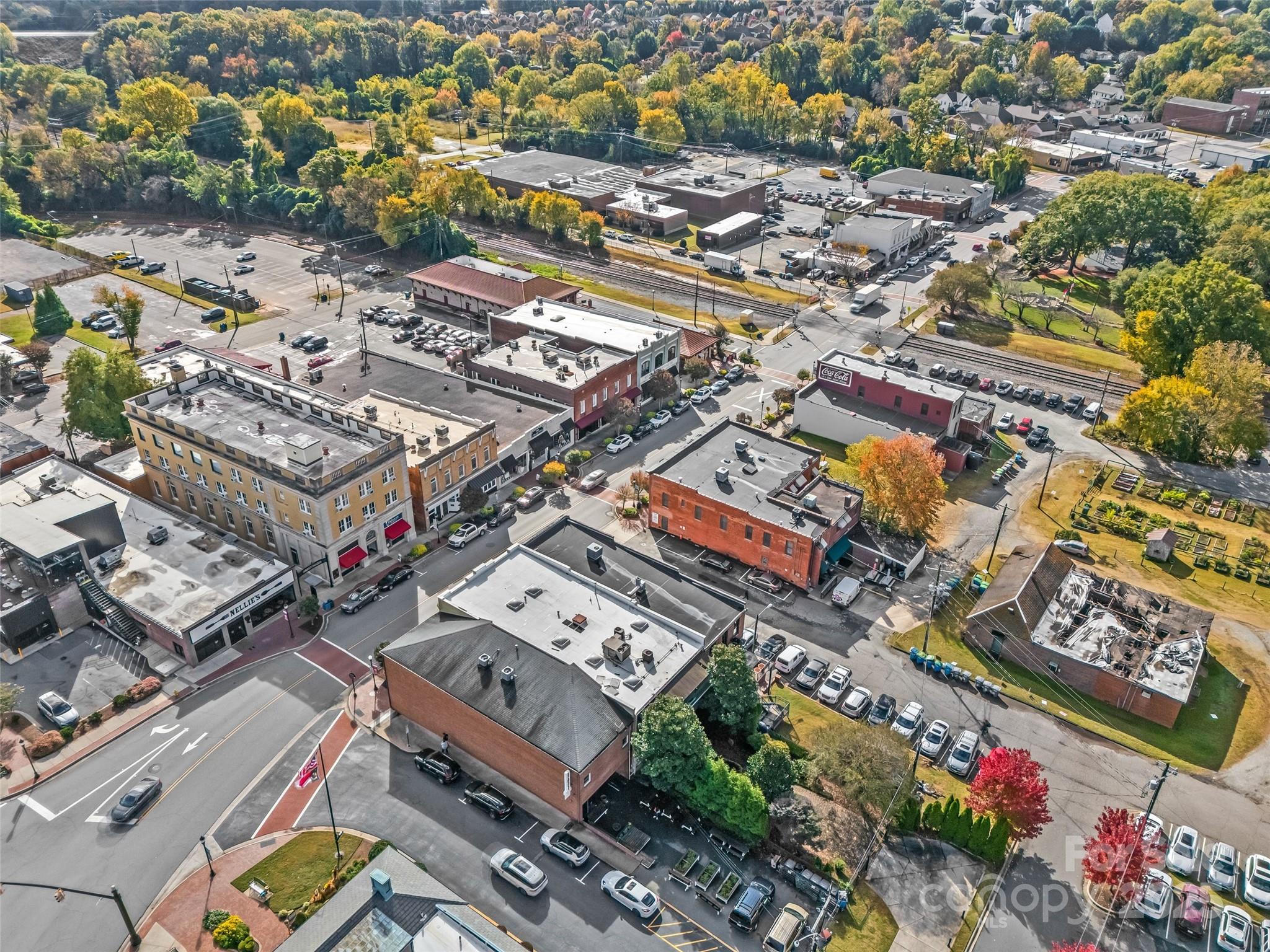 9 S Central Avenue Property Photo 40