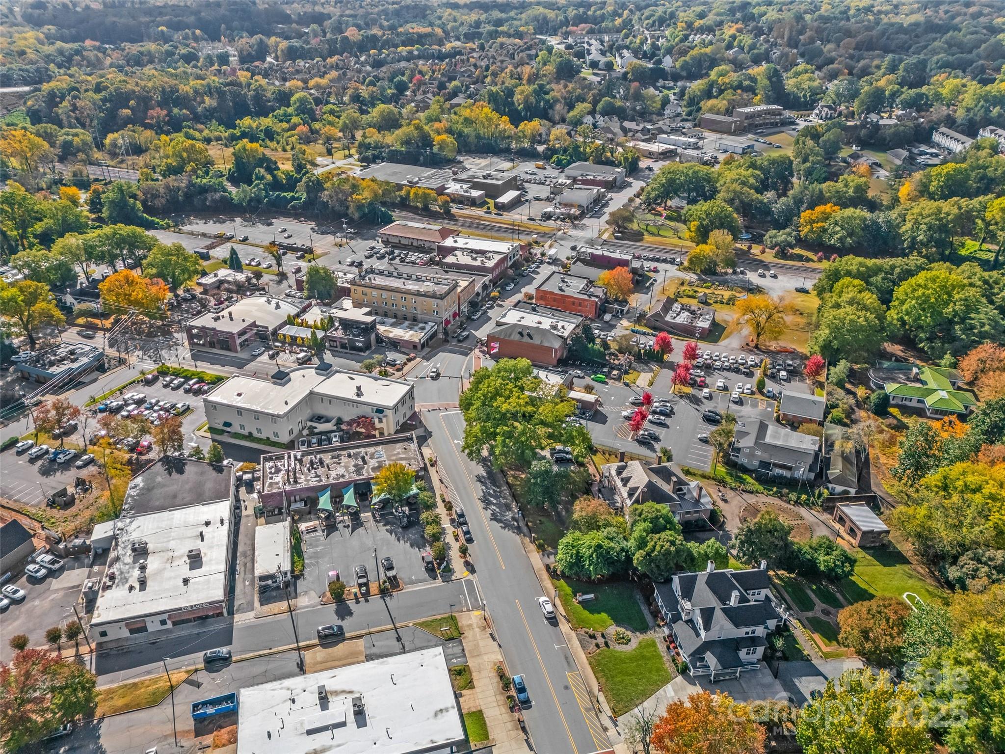 9 S Central Avenue Property Photo 43