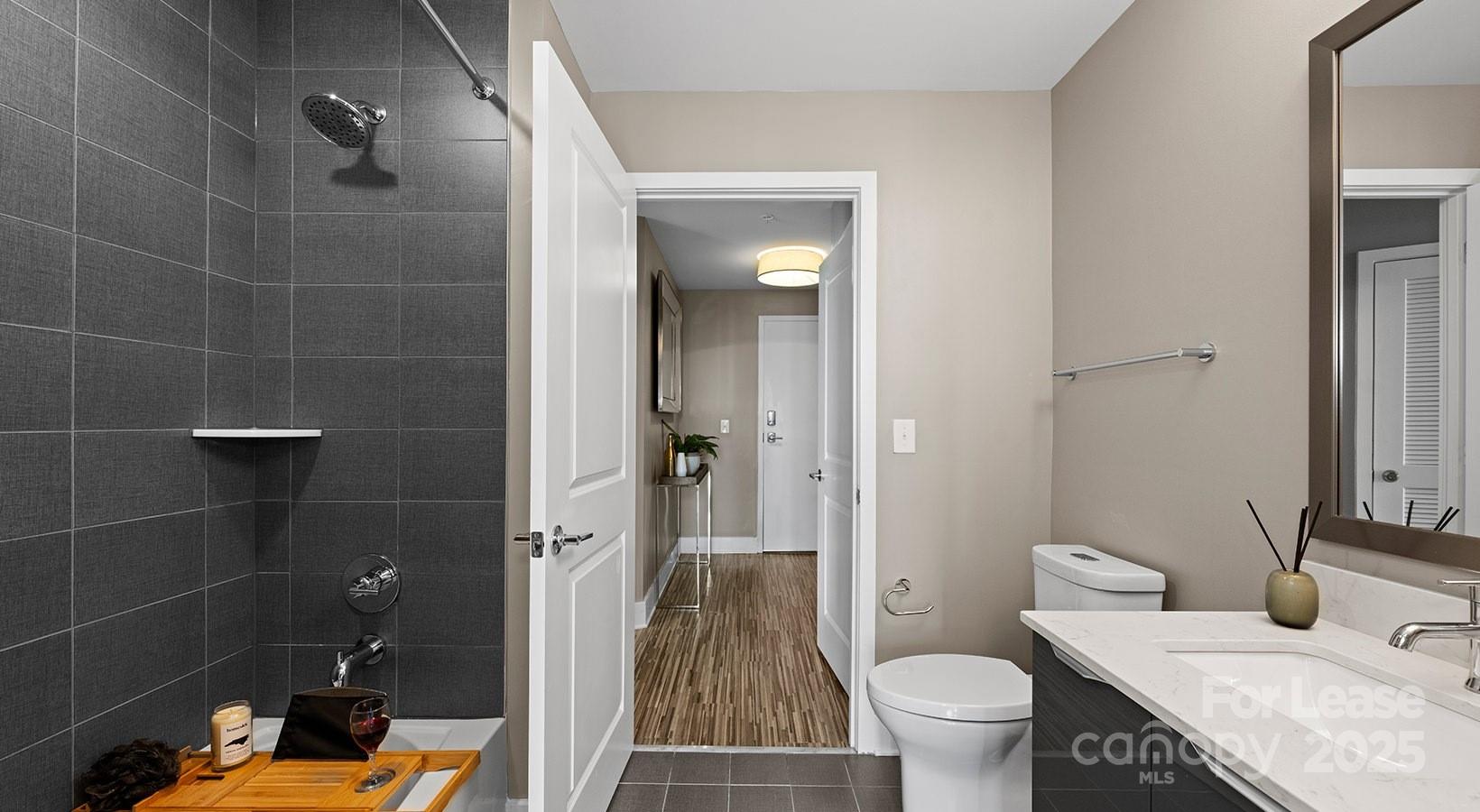 225 S Poplar Street B2 Property Photo 45