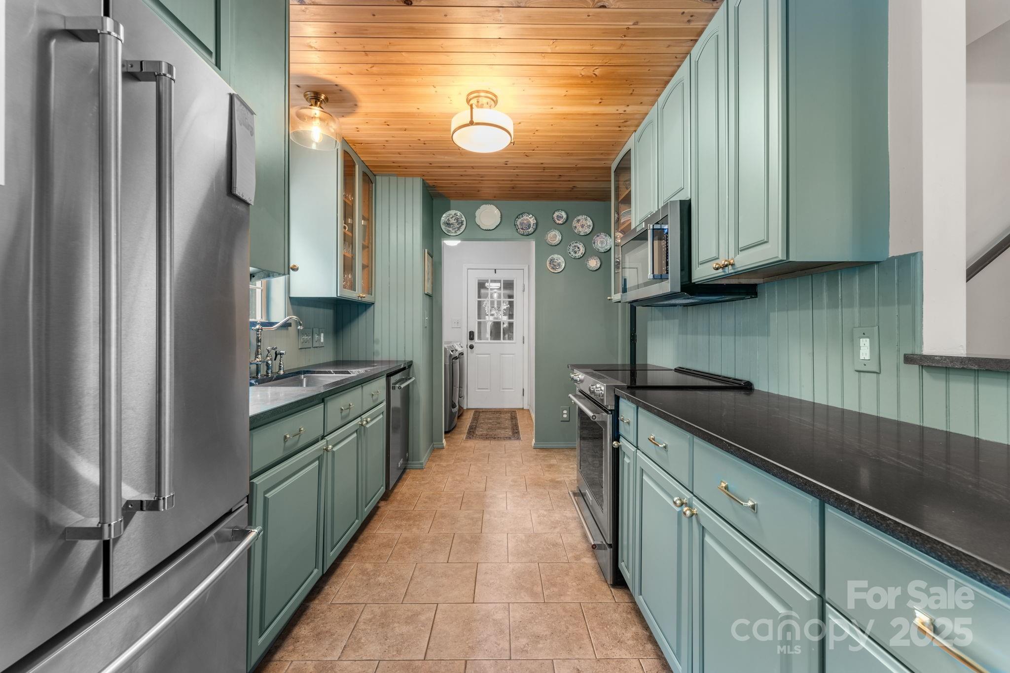 219 Five Star Drive Property Photo 5