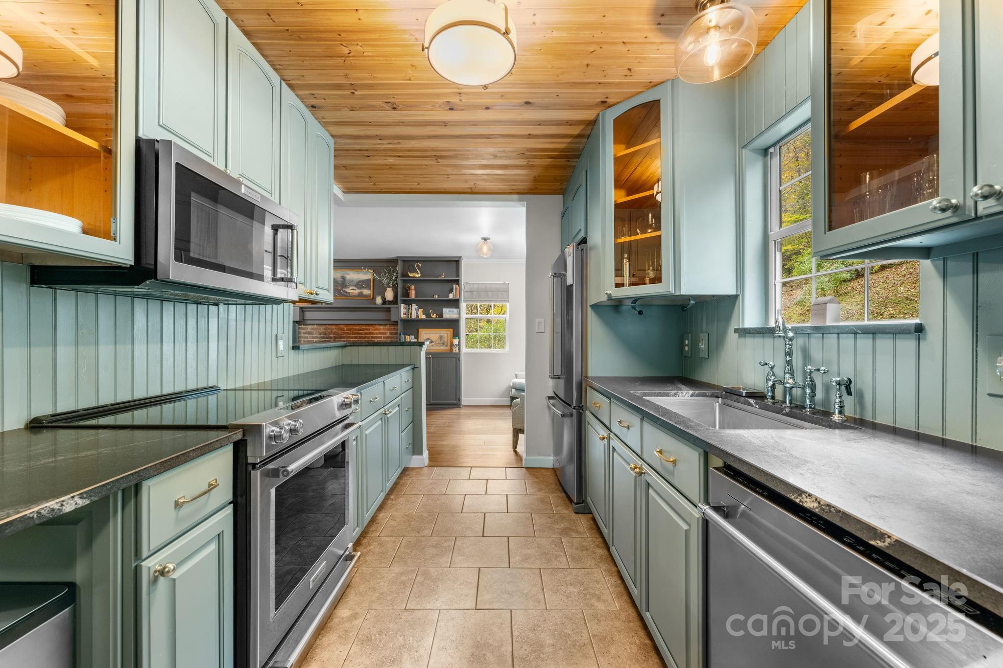 219 Five Star Drive Property Photo 6