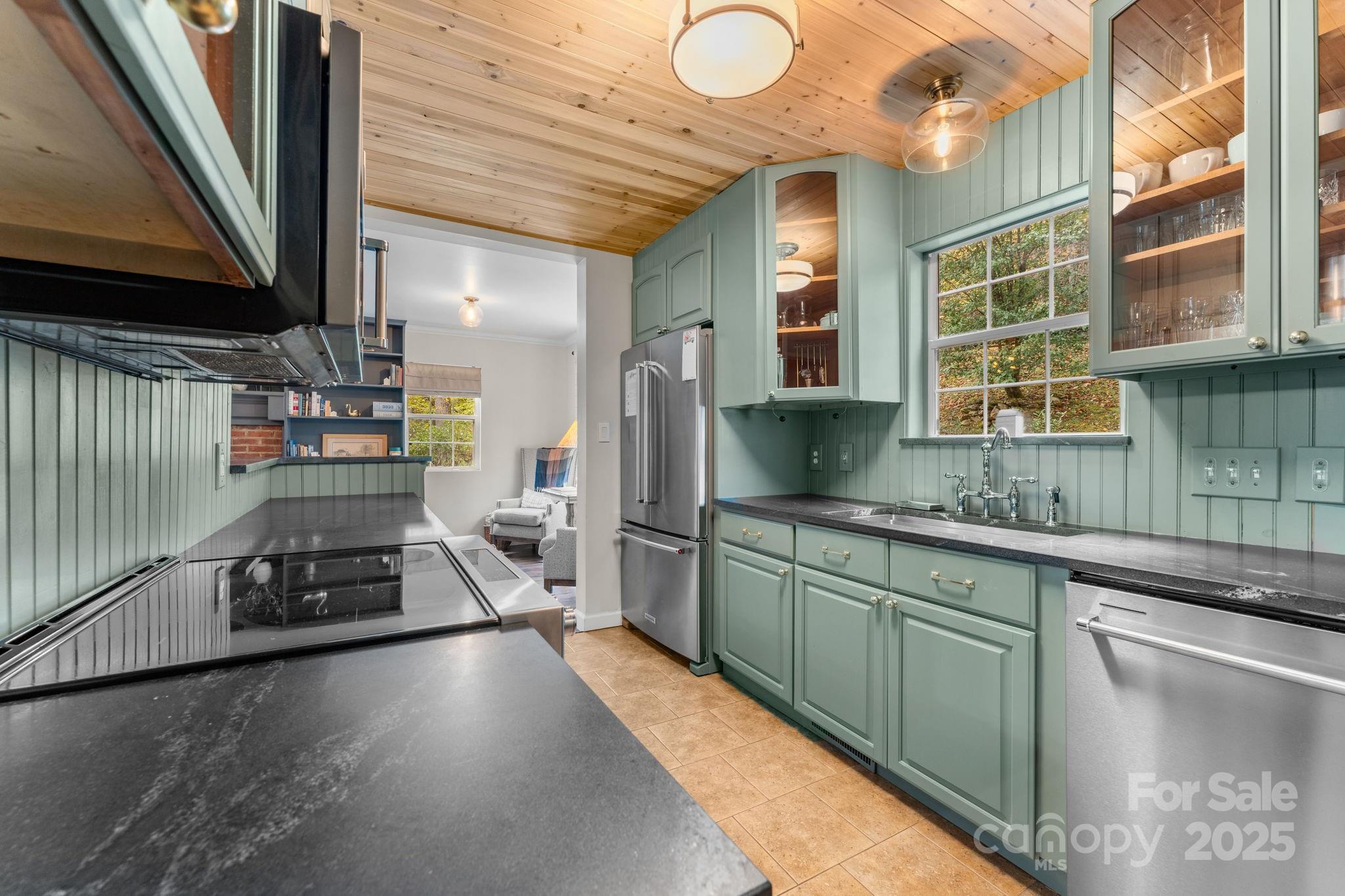 219 Five Star Drive Property Photo 7