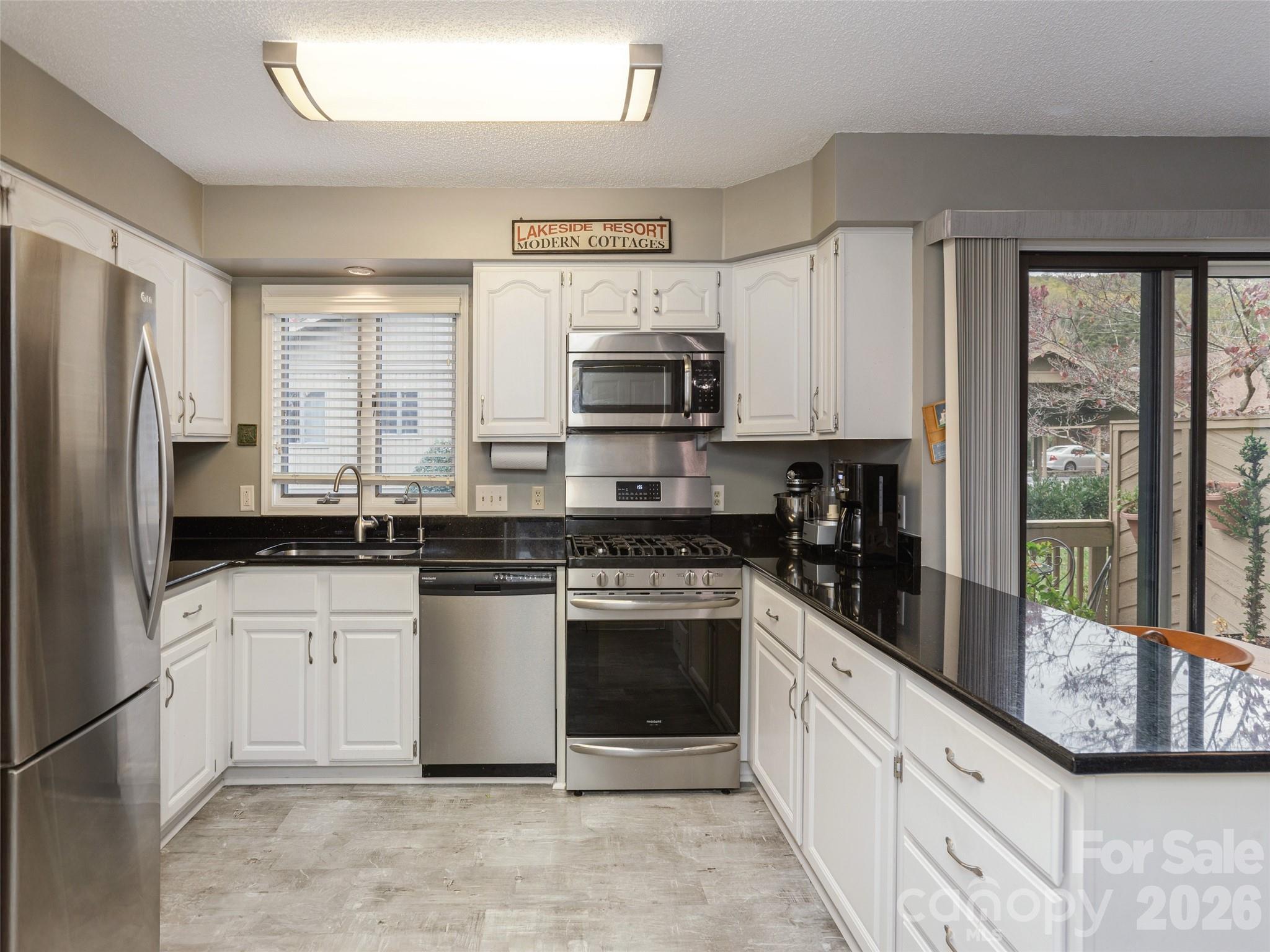 606 Red Oak Drive Property Photo 16