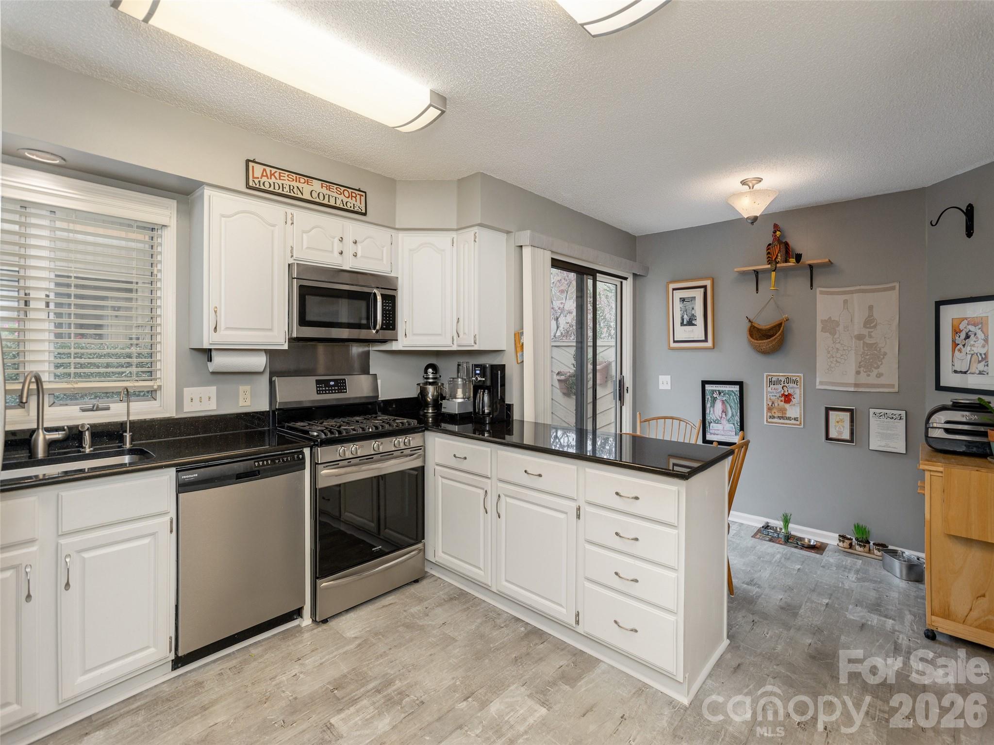 606 Red Oak Drive Property Photo 17