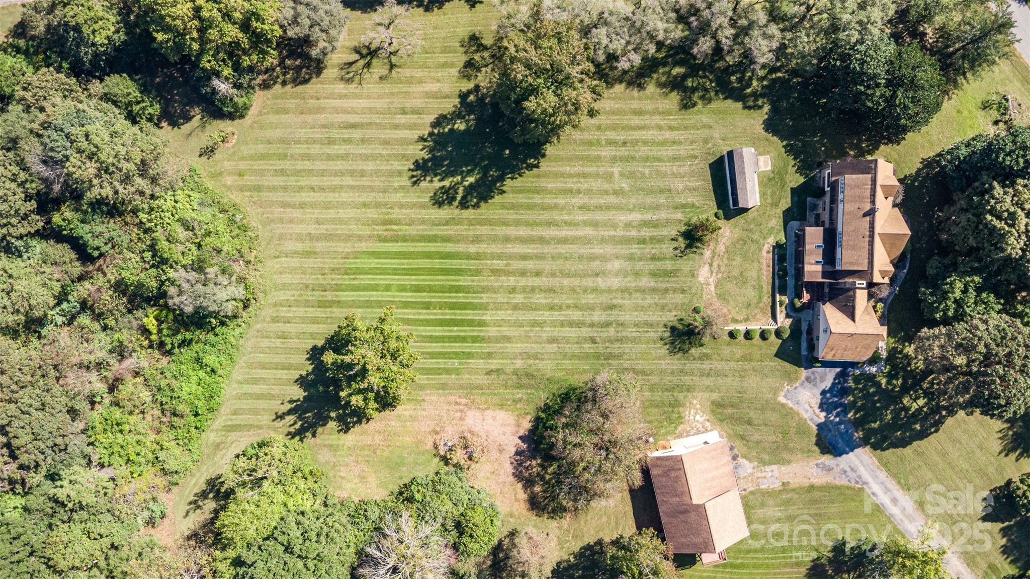 475 Baymount Drive Property Photo 1