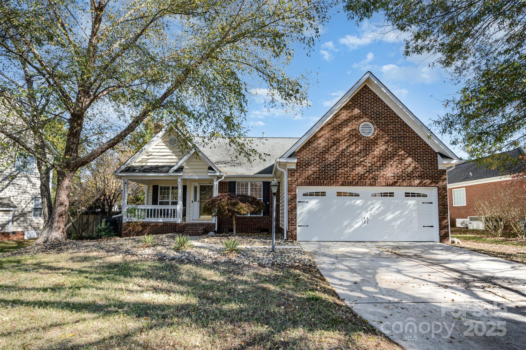3811 Bent Creek Drive Property Photo 2