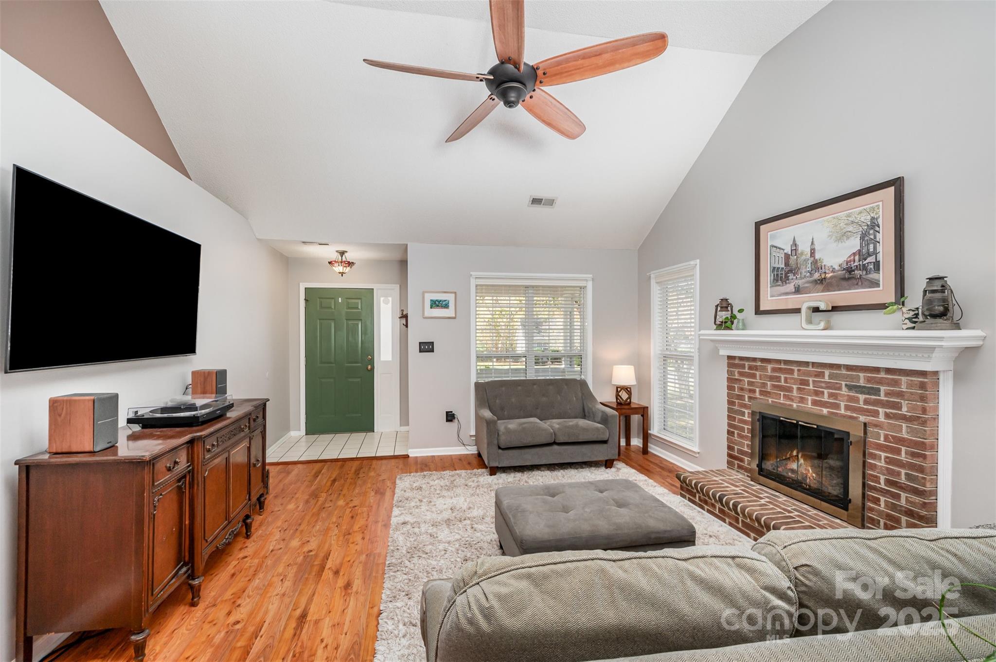 3811 Bent Creek Drive Property Photo 4