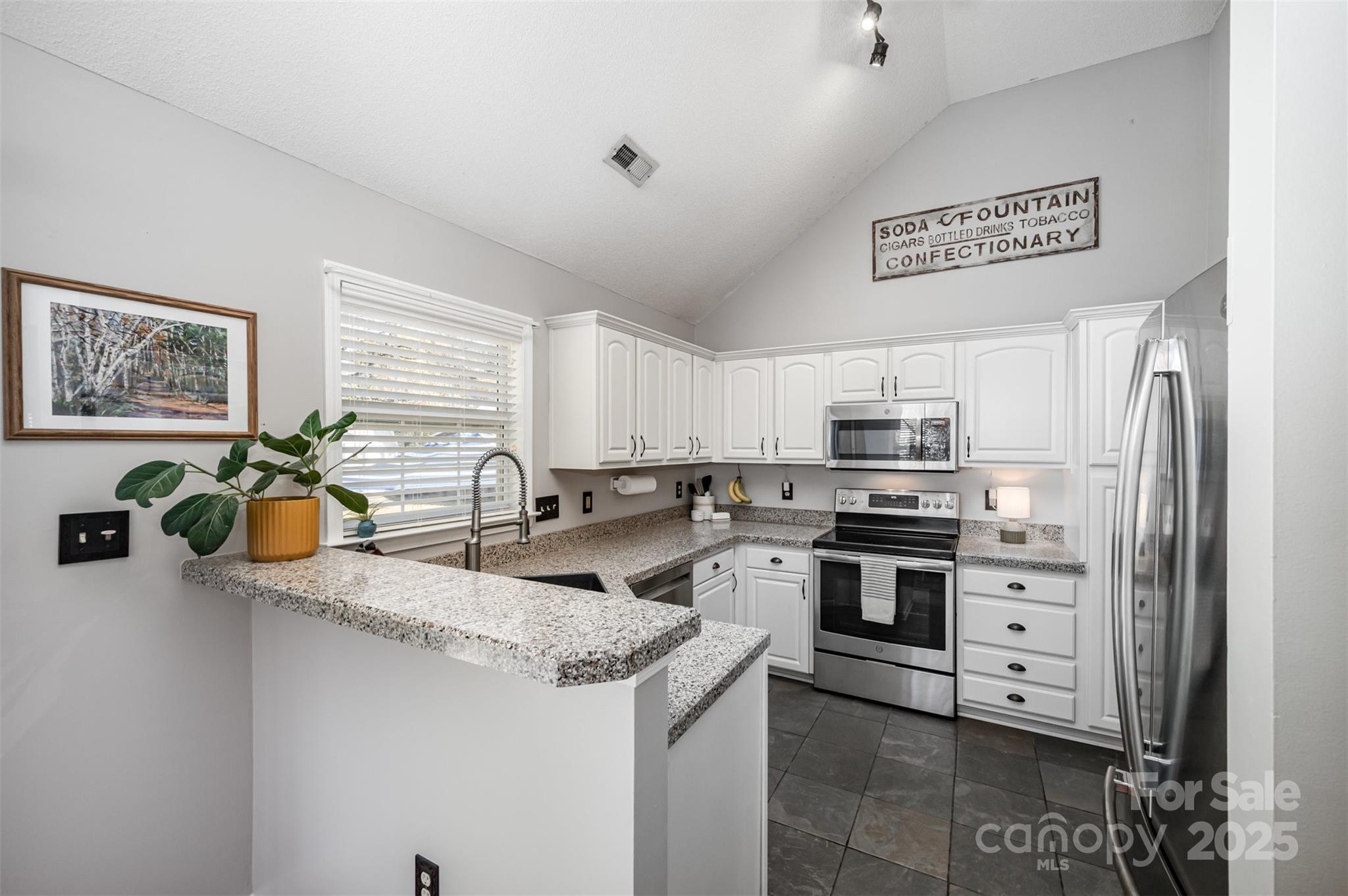 3811 Bent Creek Drive Property Photo 11