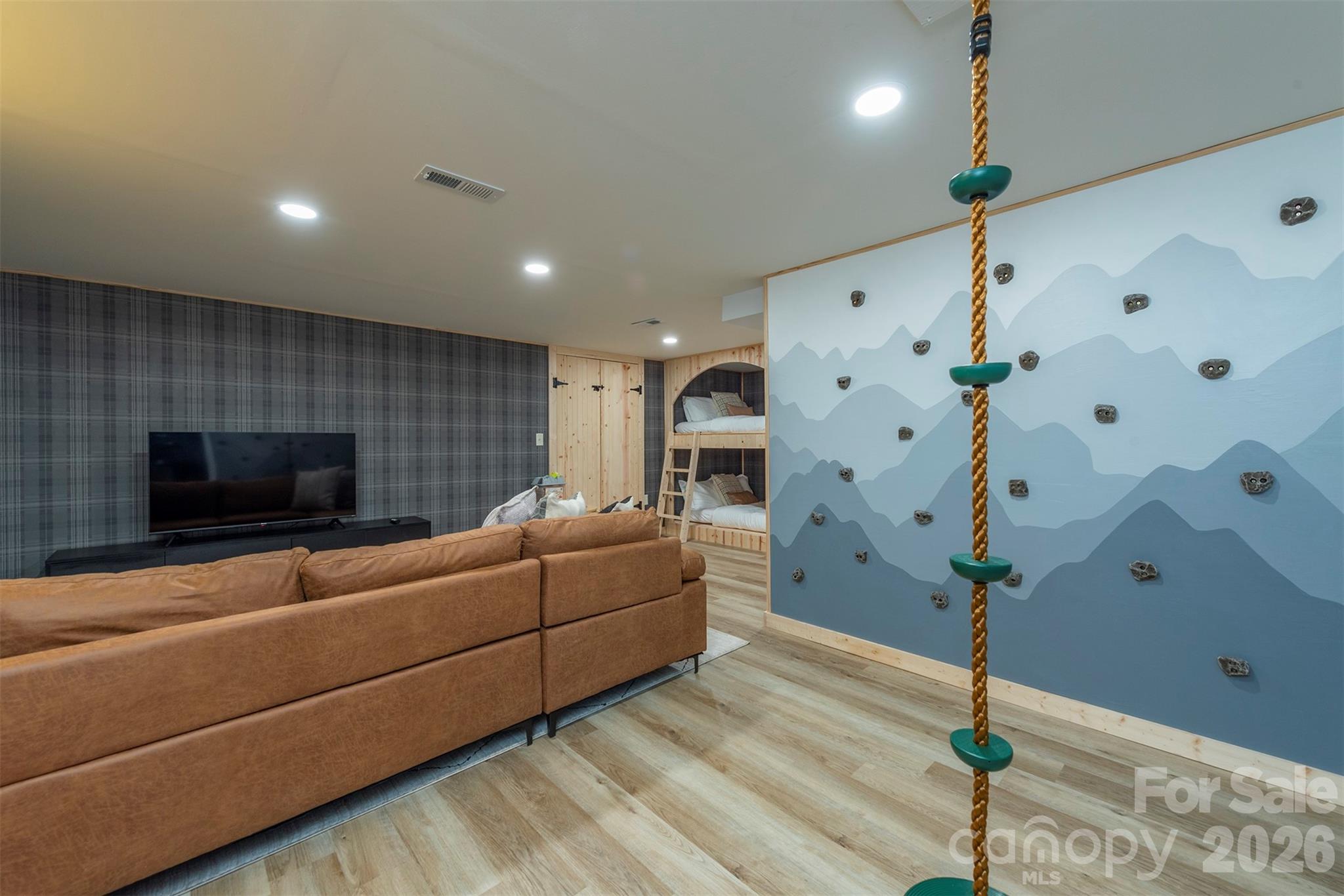 322 Goldenleaf Road Property Photo 7
