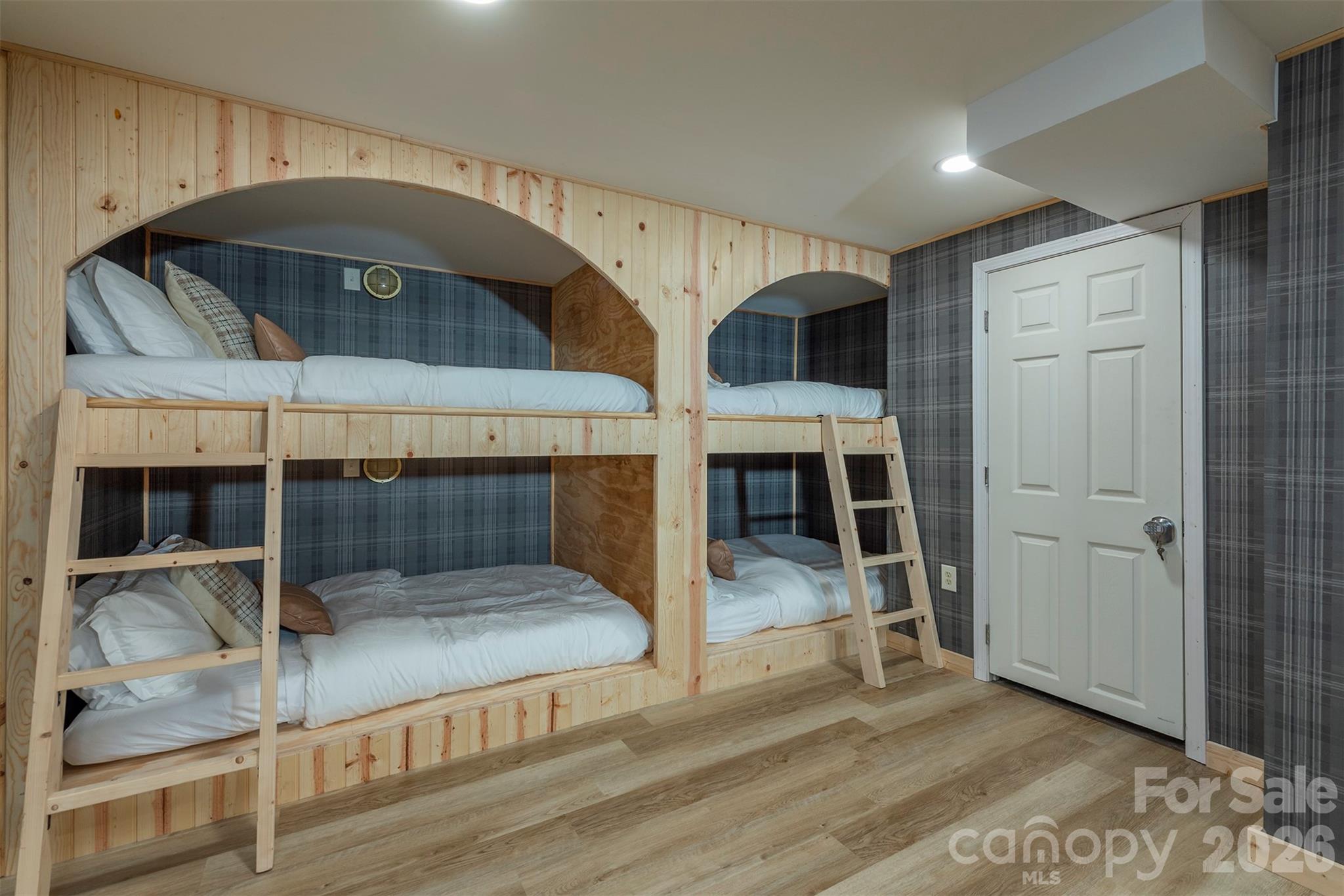 322 Goldenleaf Road Property Photo 10