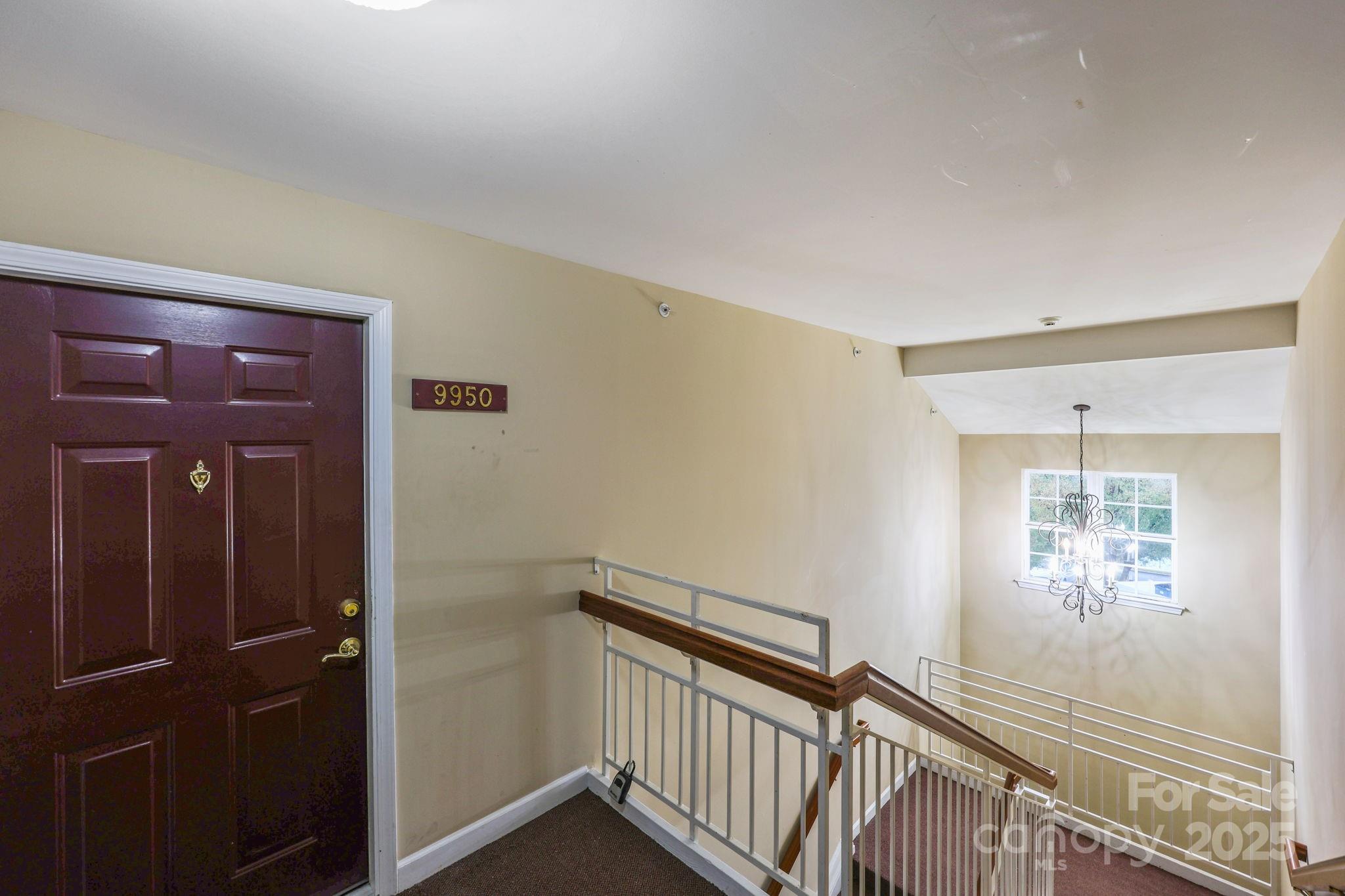 9950 Hyde Glen Court Property Photo 6