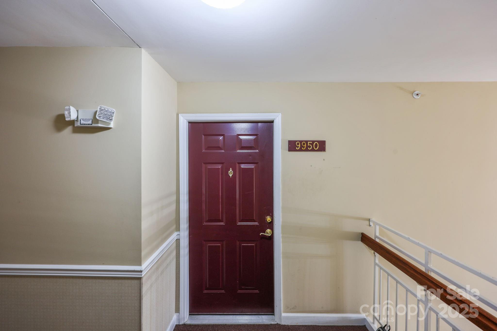 9950 Hyde Glen Court Property Photo 7