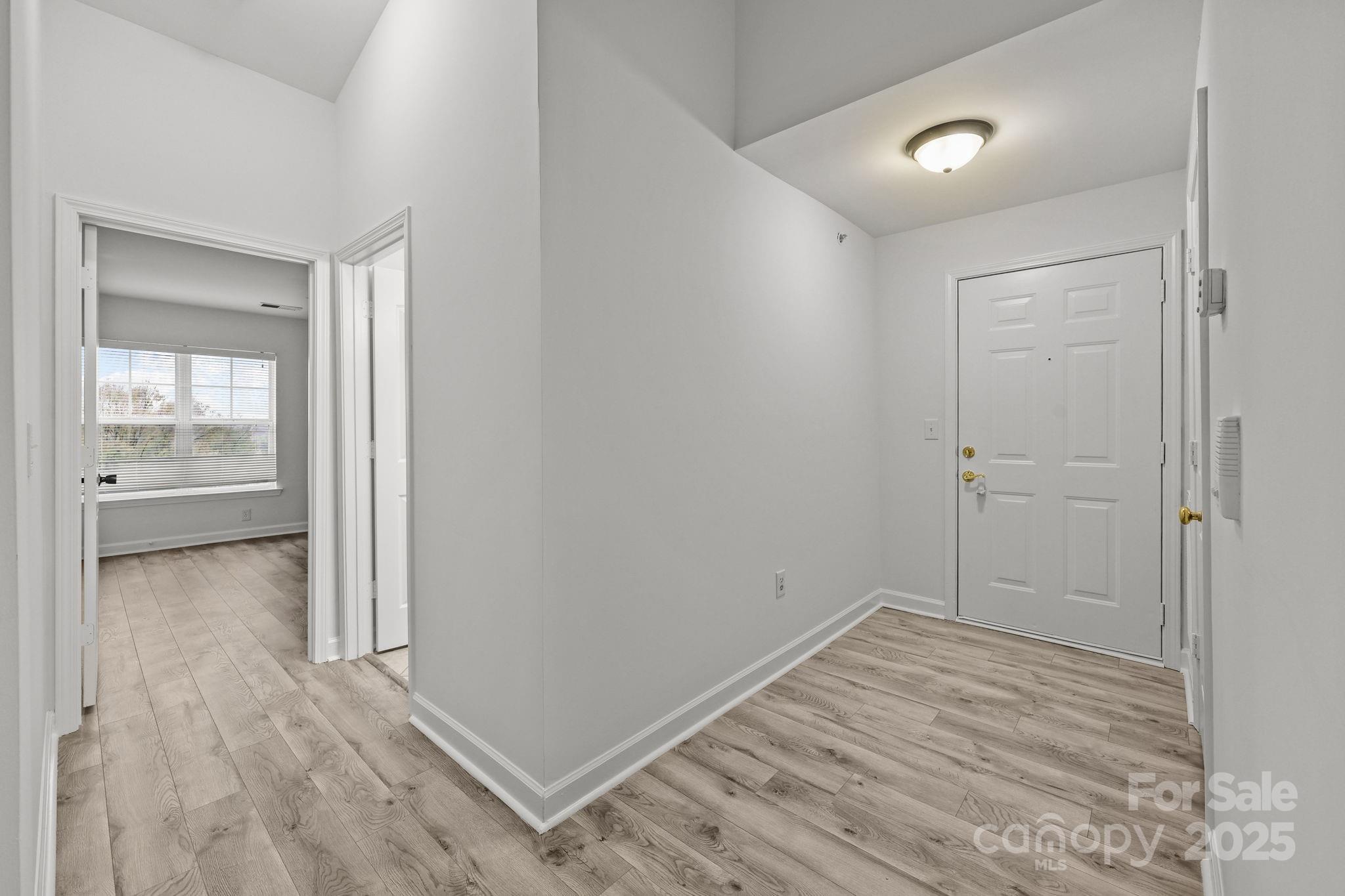 9950 Hyde Glen Court Property Photo 10