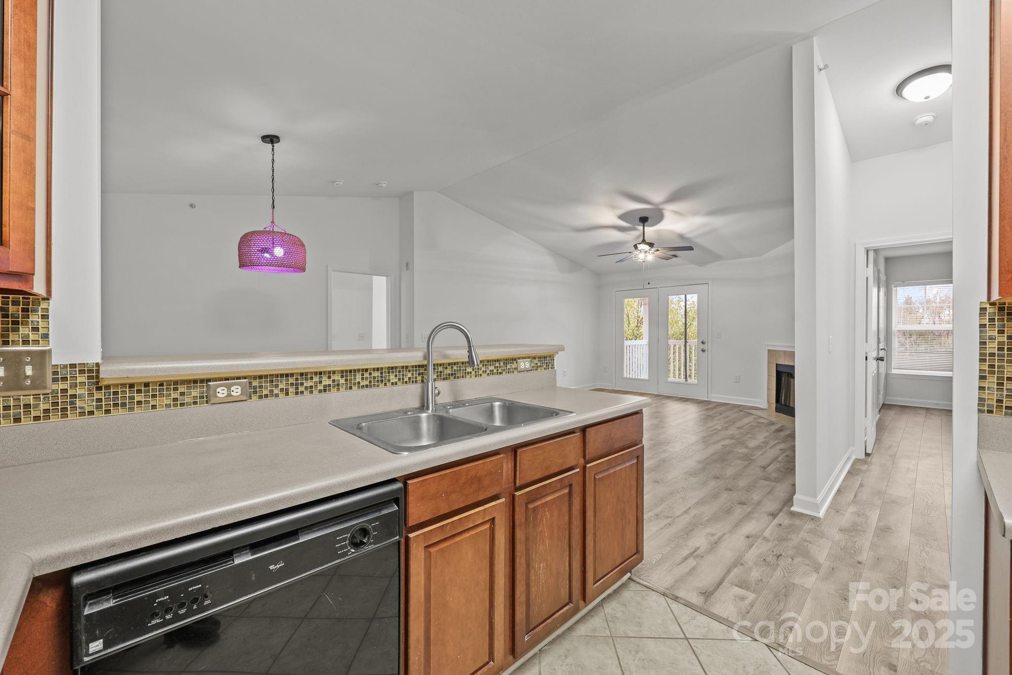 9950 Hyde Glen Court Property Photo 11