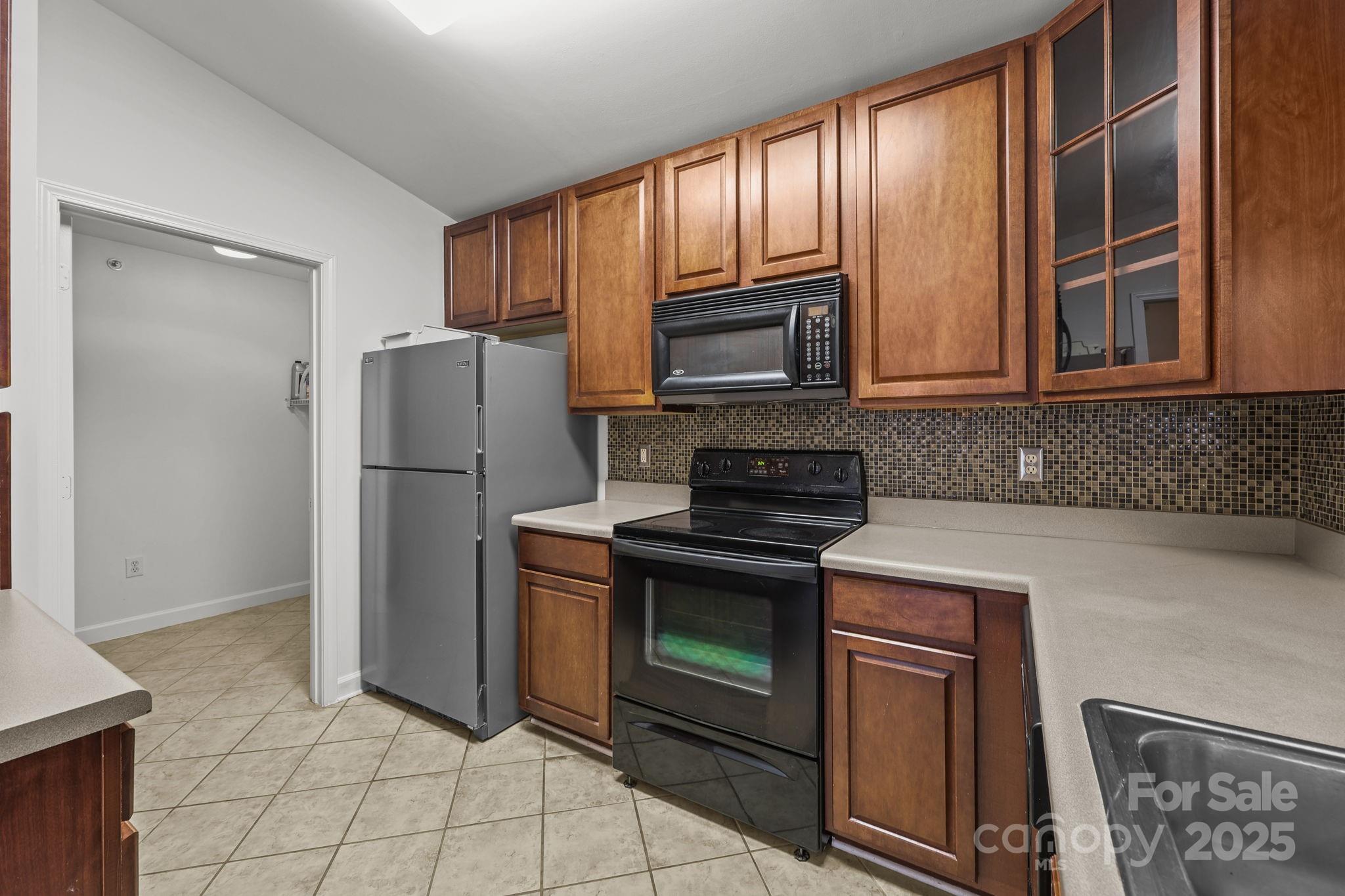 9950 Hyde Glen Court Property Photo 14