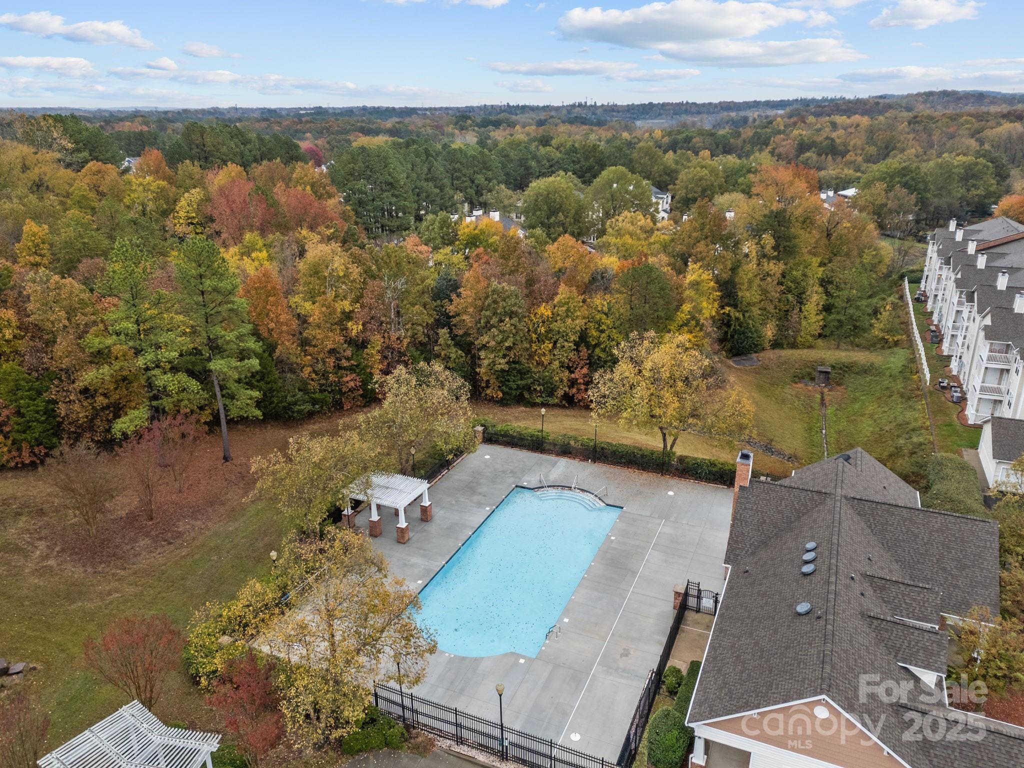 9950 Hyde Glen Court Property Photo 33