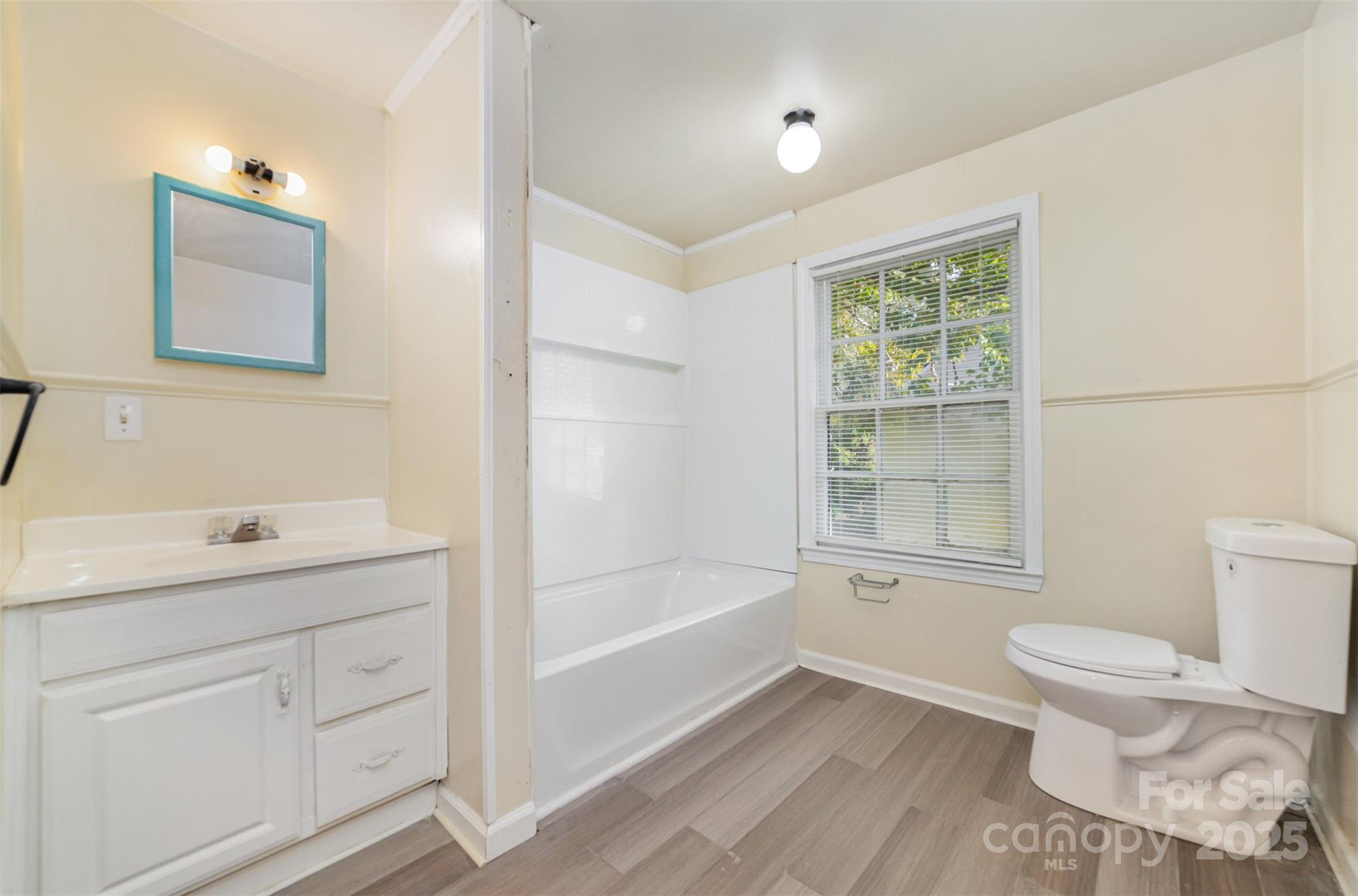 1028 East Drive Property Photo 5