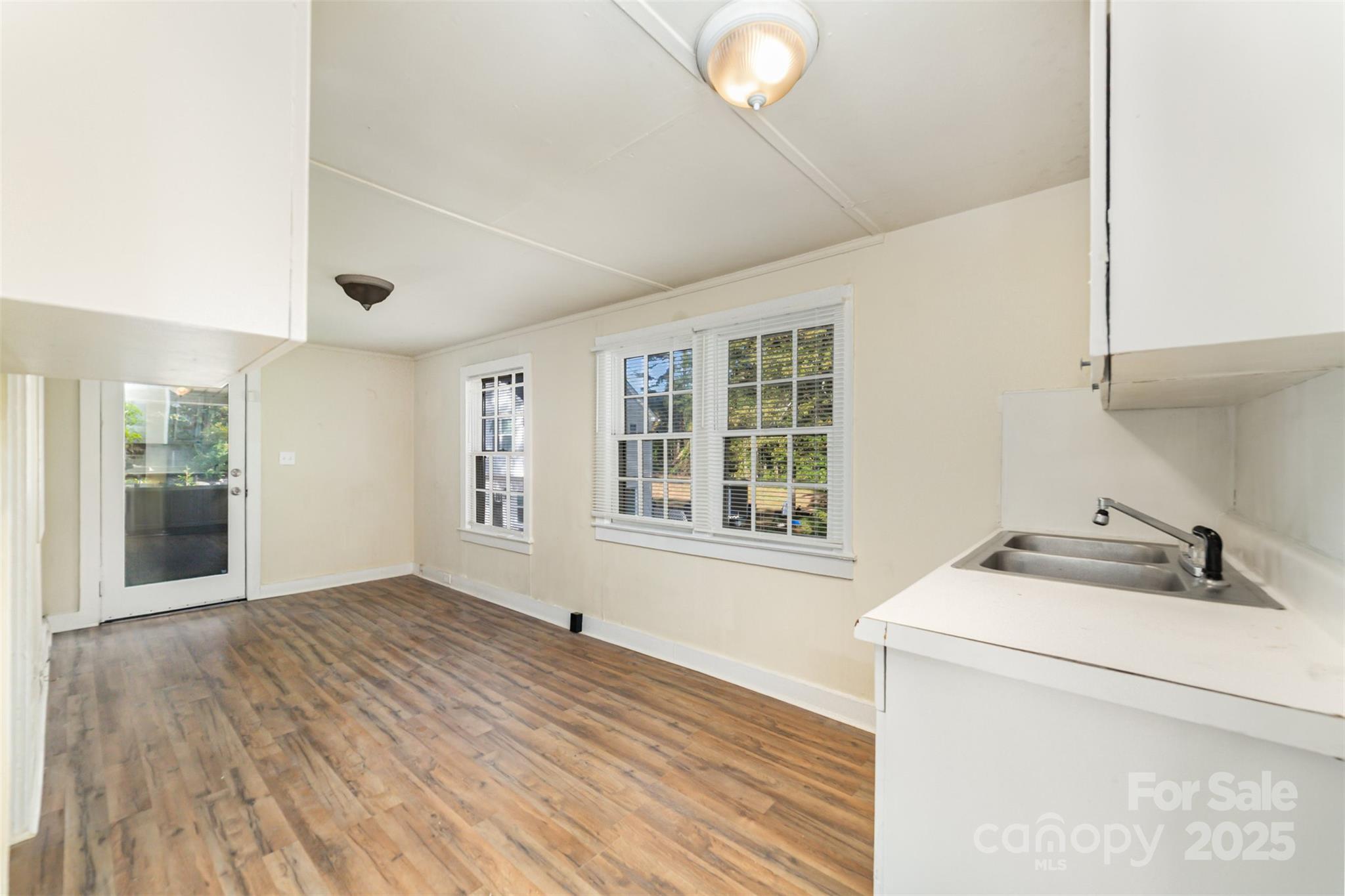 1028 East Drive Property Photo 35