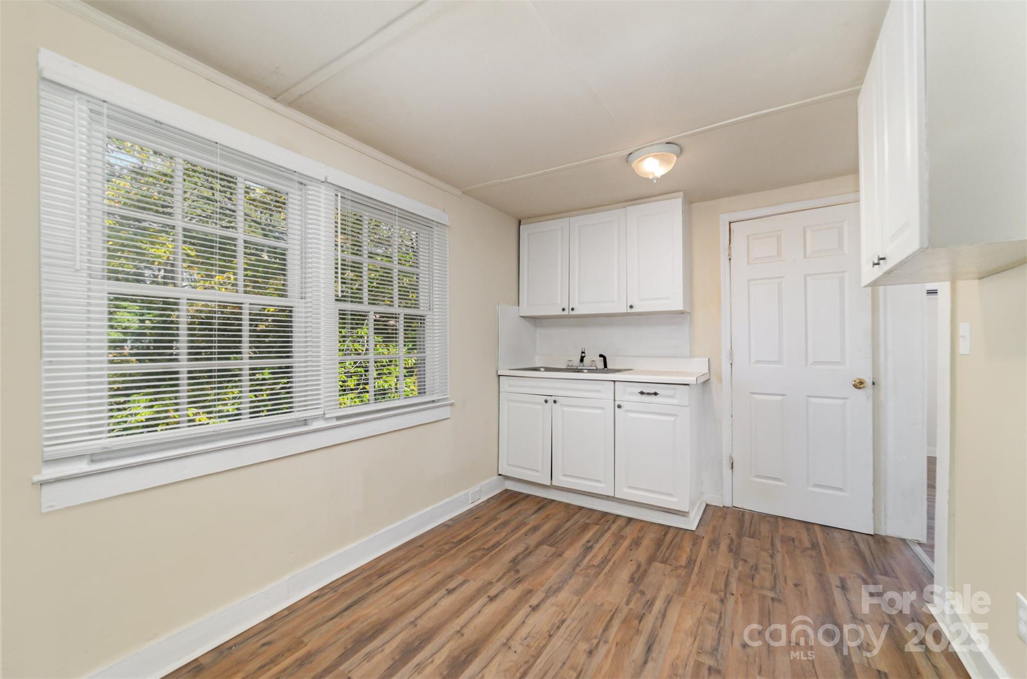 1028 East Drive Property Photo 37