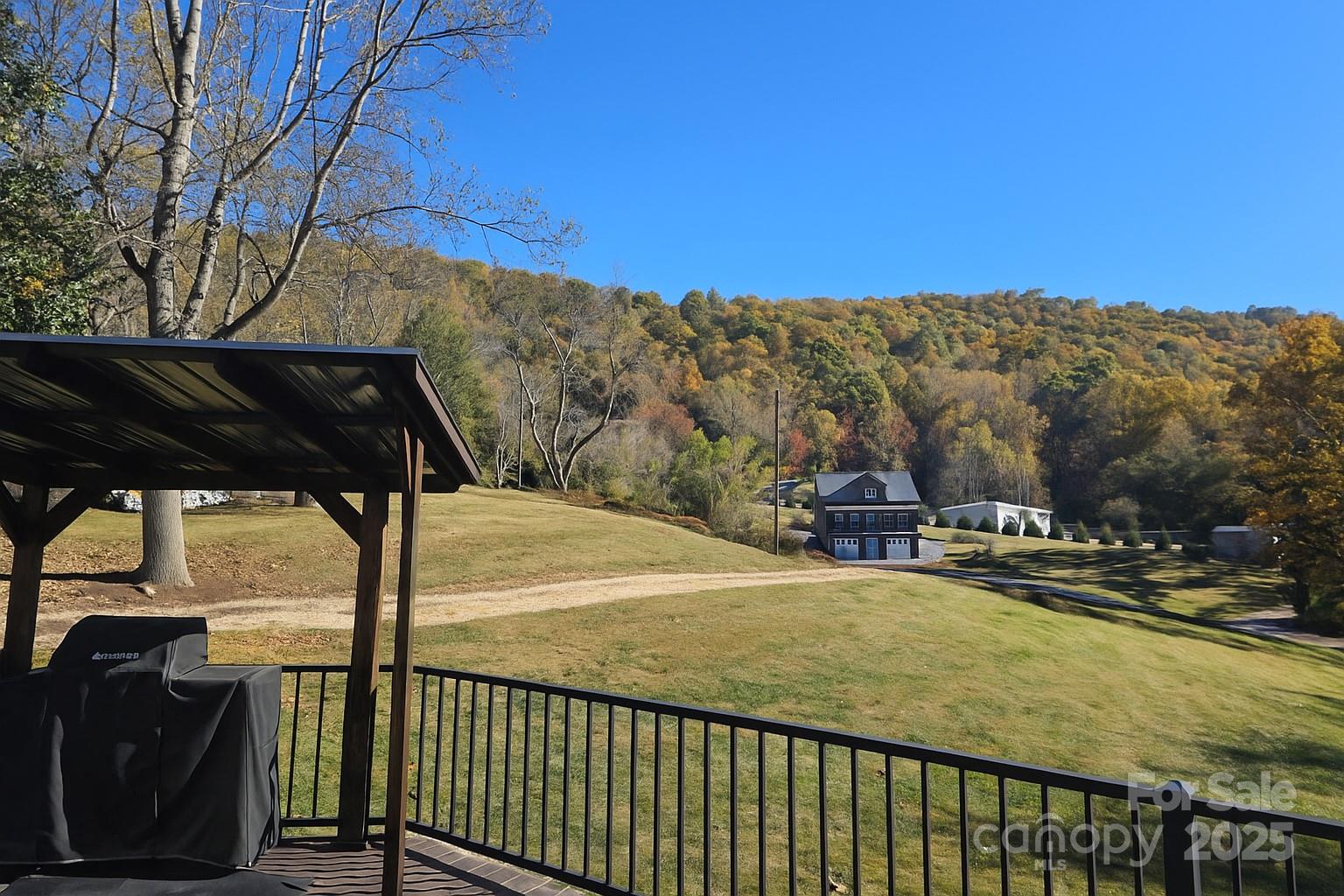 565 School Road Property Photo 6