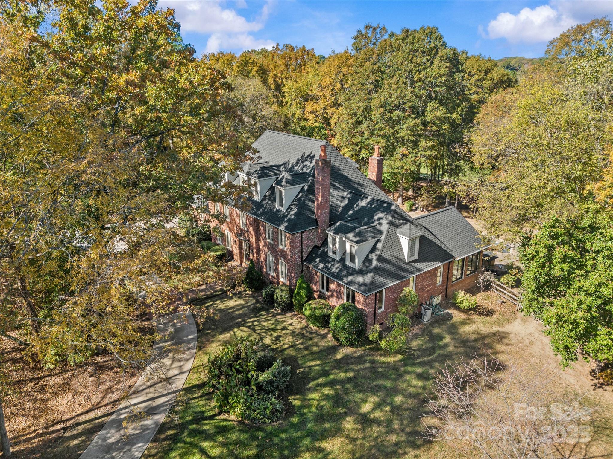 5500 Five Knolls Drive Property Photo 6