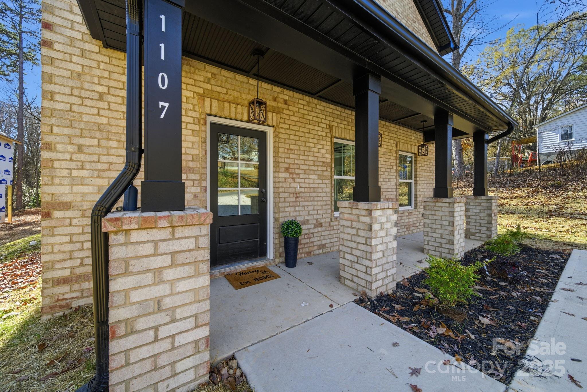 1107 Greenwood Street Property Photo 2