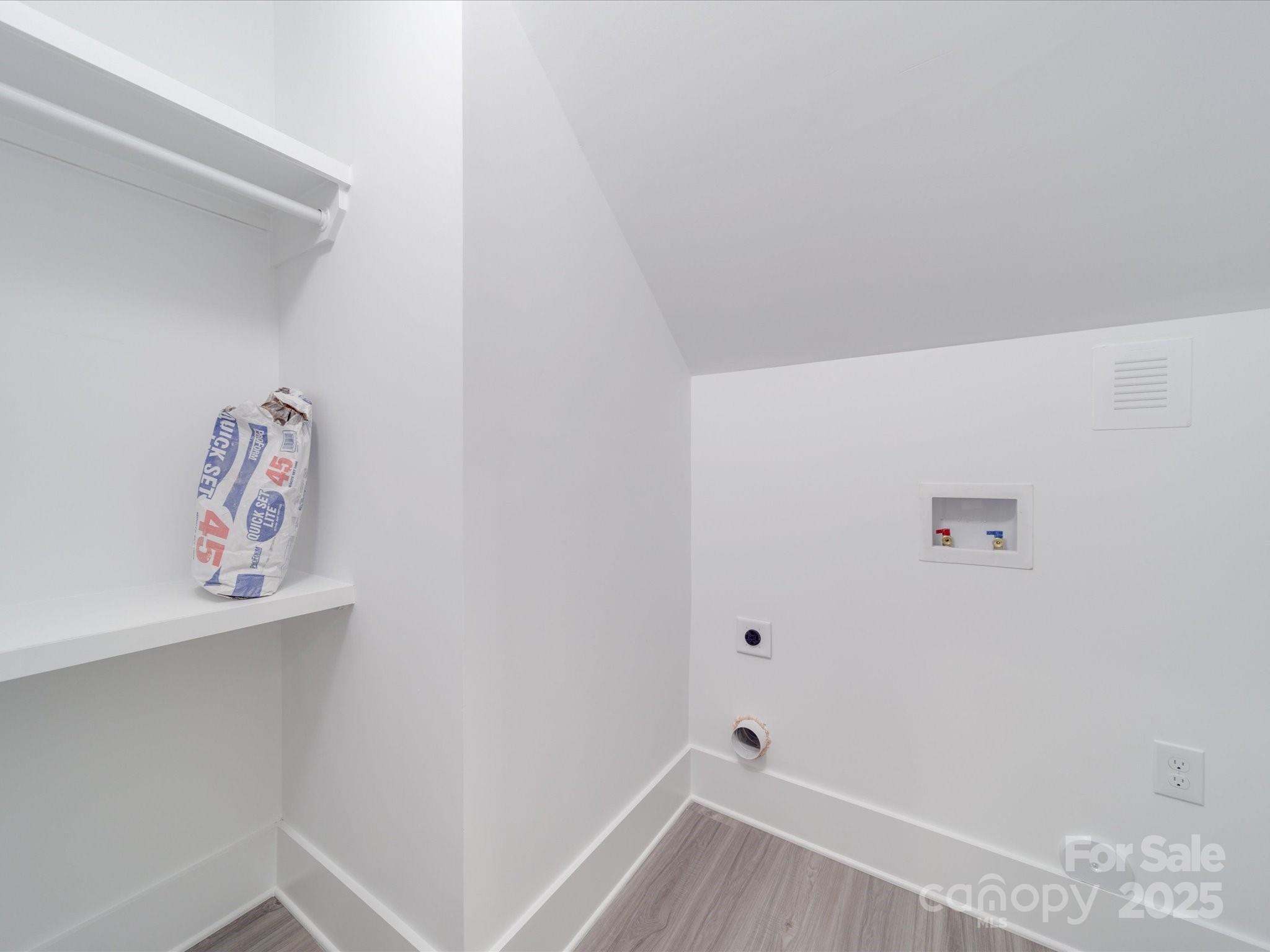 1107 Greenwood Street Property Photo 17