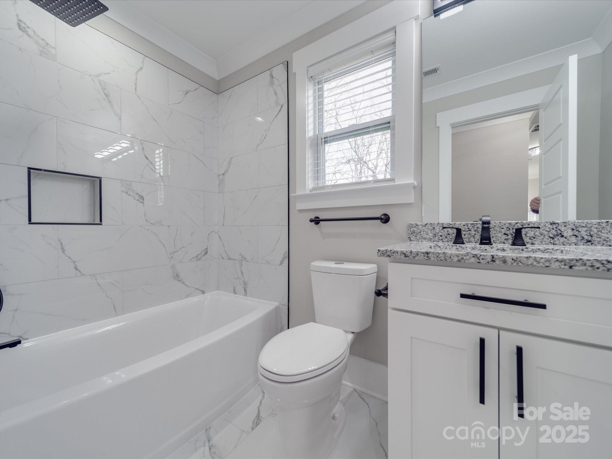 1107 Greenwood Street Property Photo 25