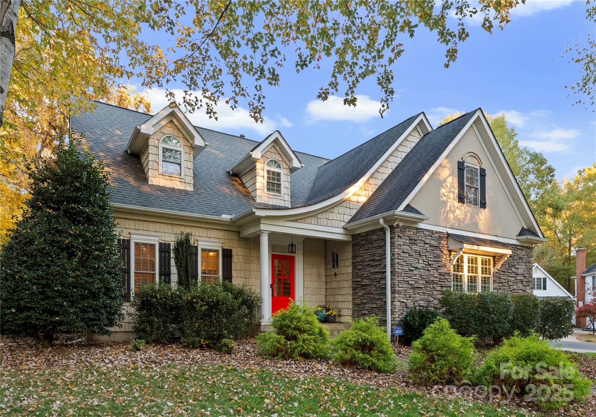 6011 Hunter Lane Property Photo 2