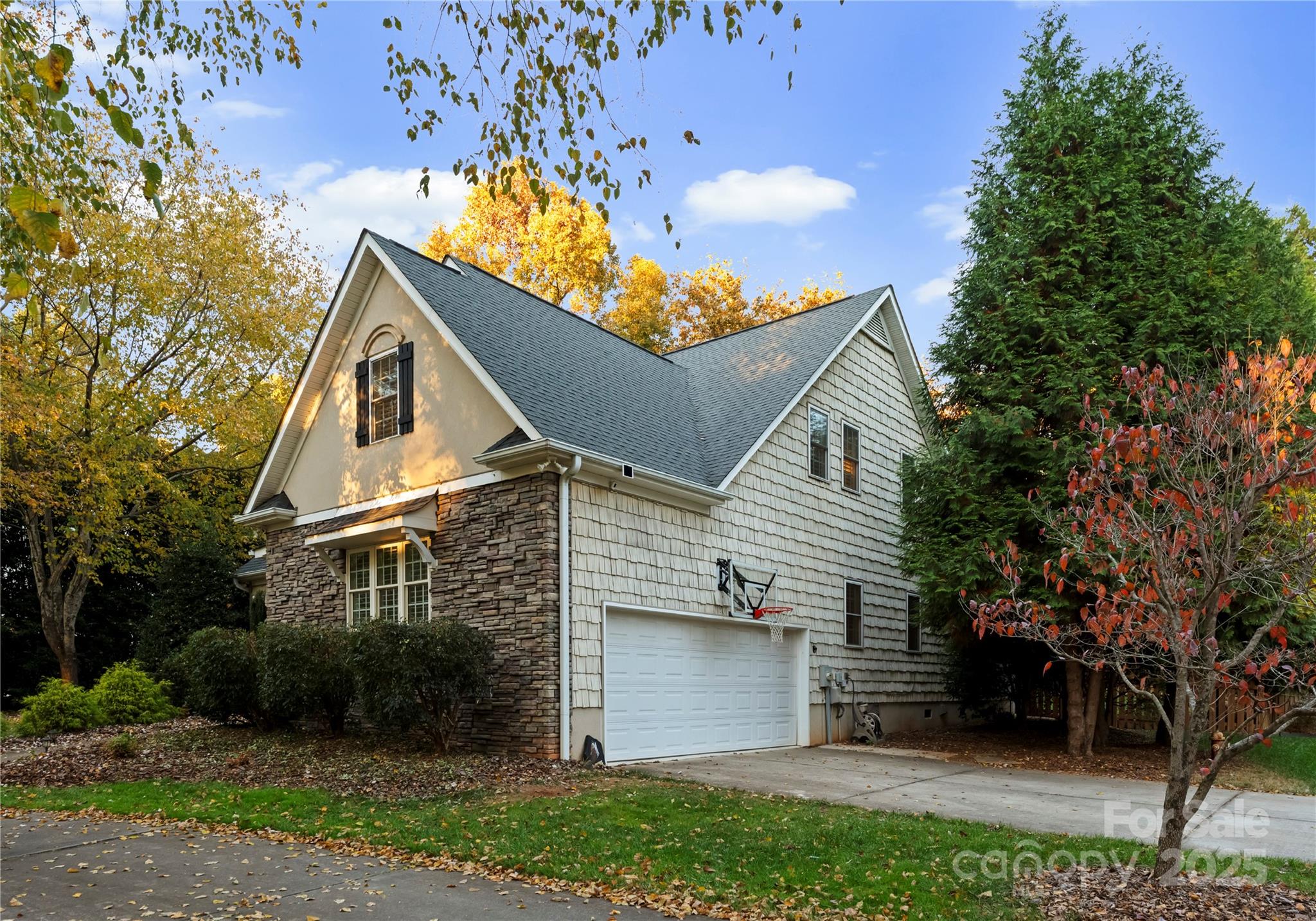 6011 Hunter Lane Property Photo 3