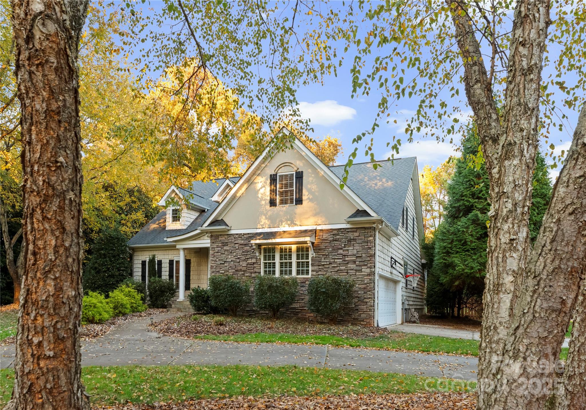 6011 Hunter Lane Property Photo 4