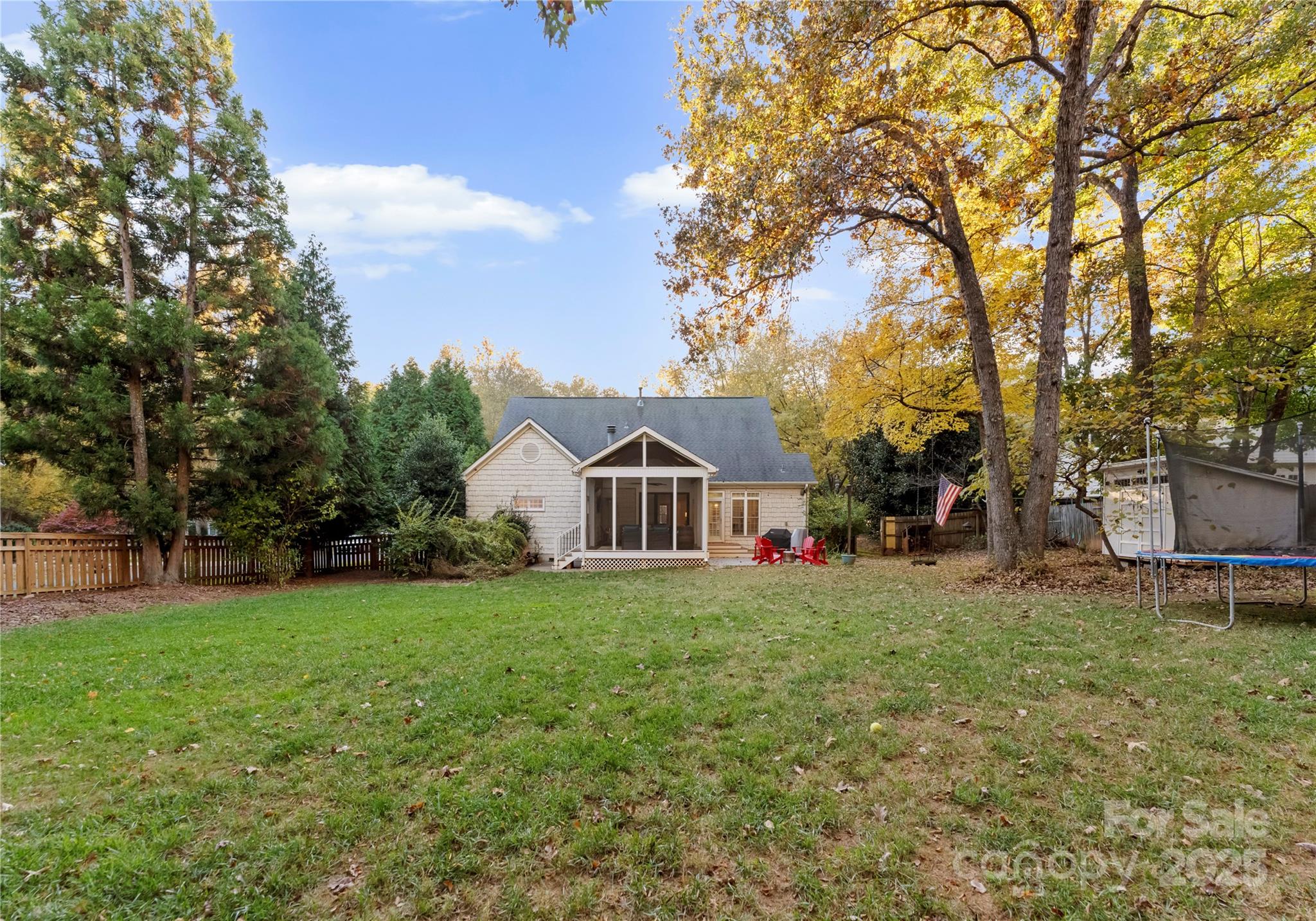 6011 Hunter Lane Property Photo 5